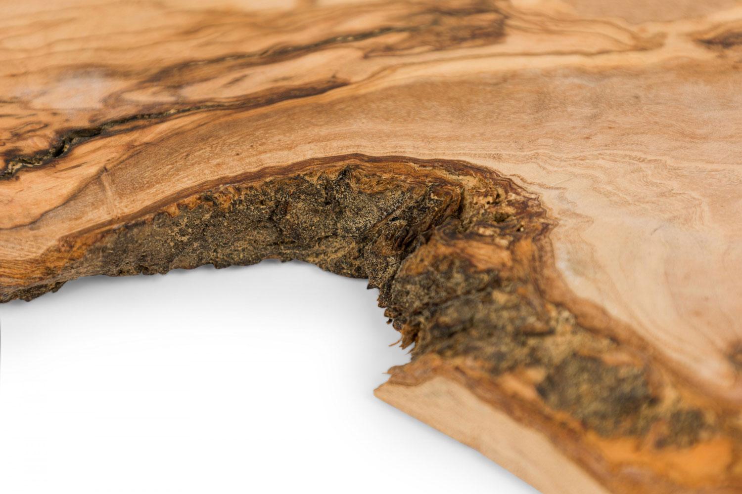 Rustic Organic Live Edge Olive Wood Cutting Board Tray (amerikanisch) im Angebot