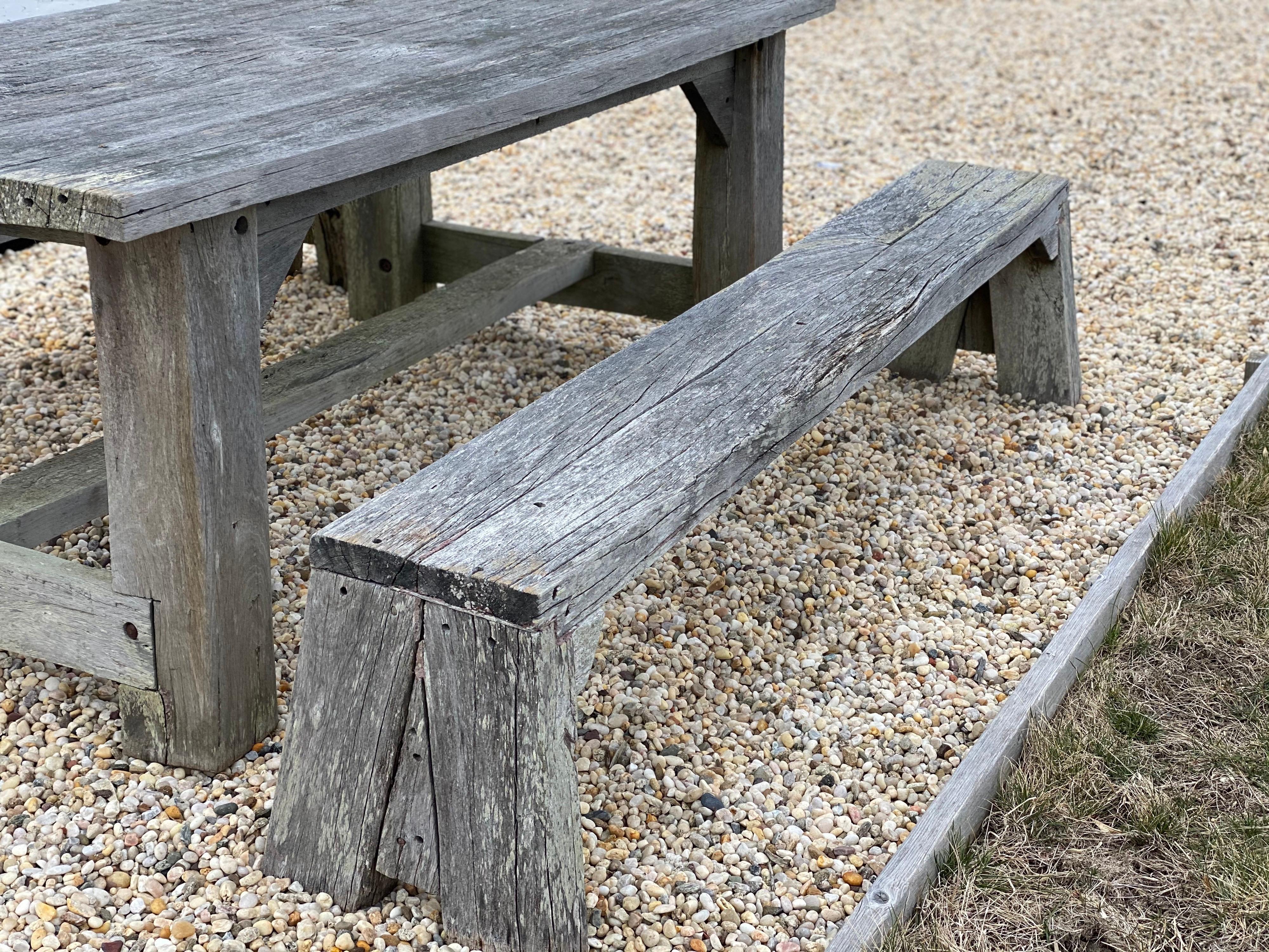 Mesa y bancos rústicos de madera para exterior en venta 3