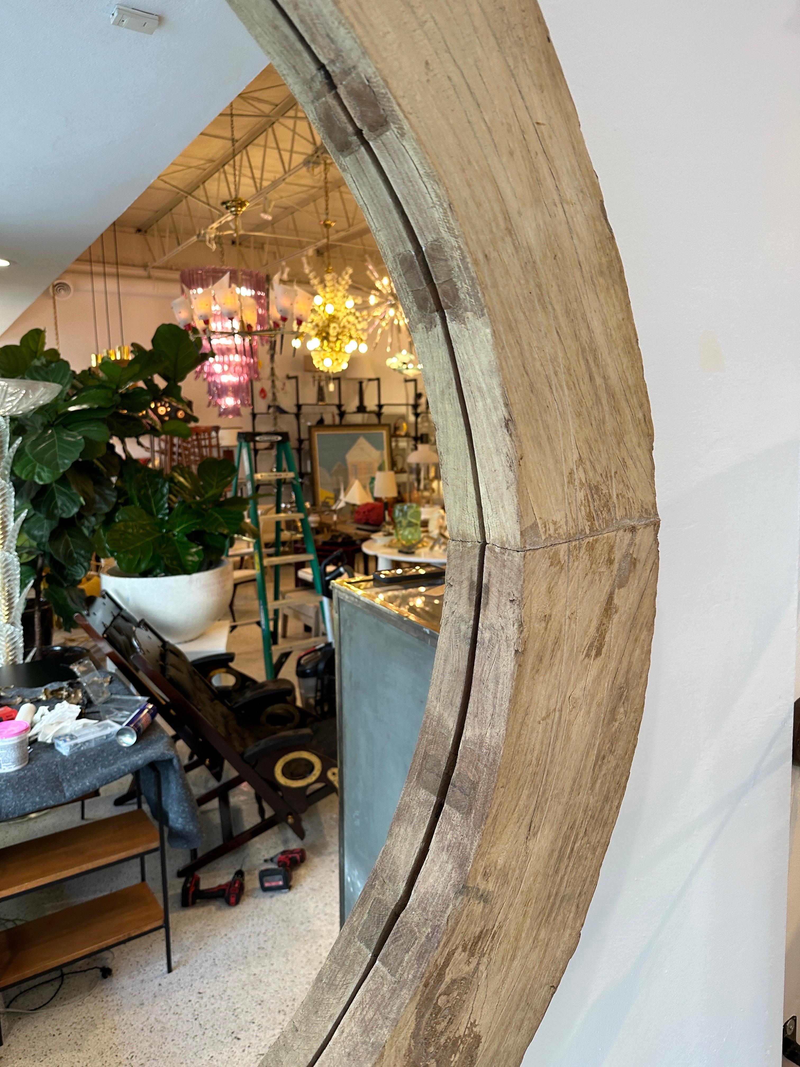 Rustique Miroir rustique surdimensionné encadré en Wood en vente