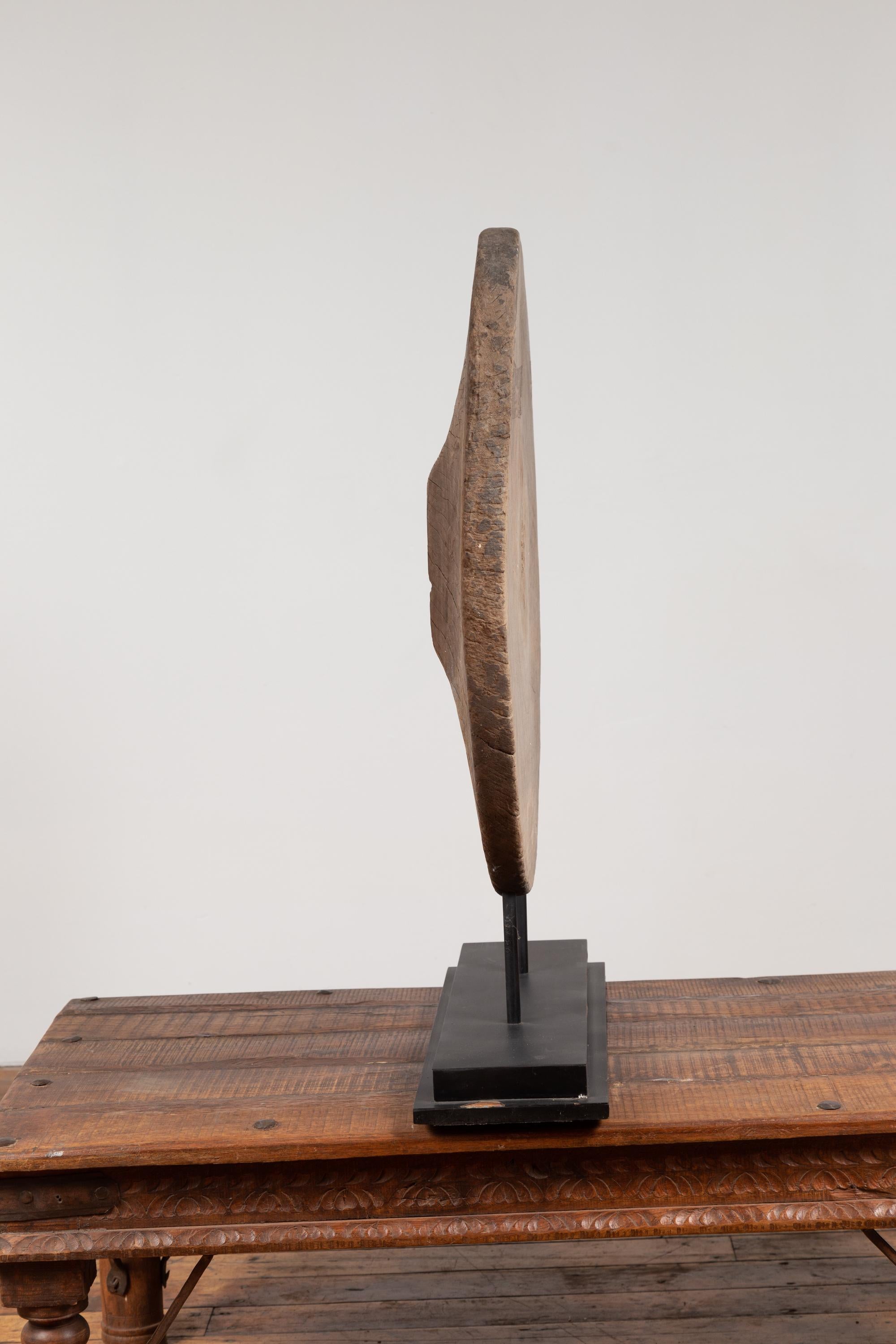 Carro de bueyes rústico Rueda de madera de Tailandia, montado sobre base pintada de negro Madera en venta