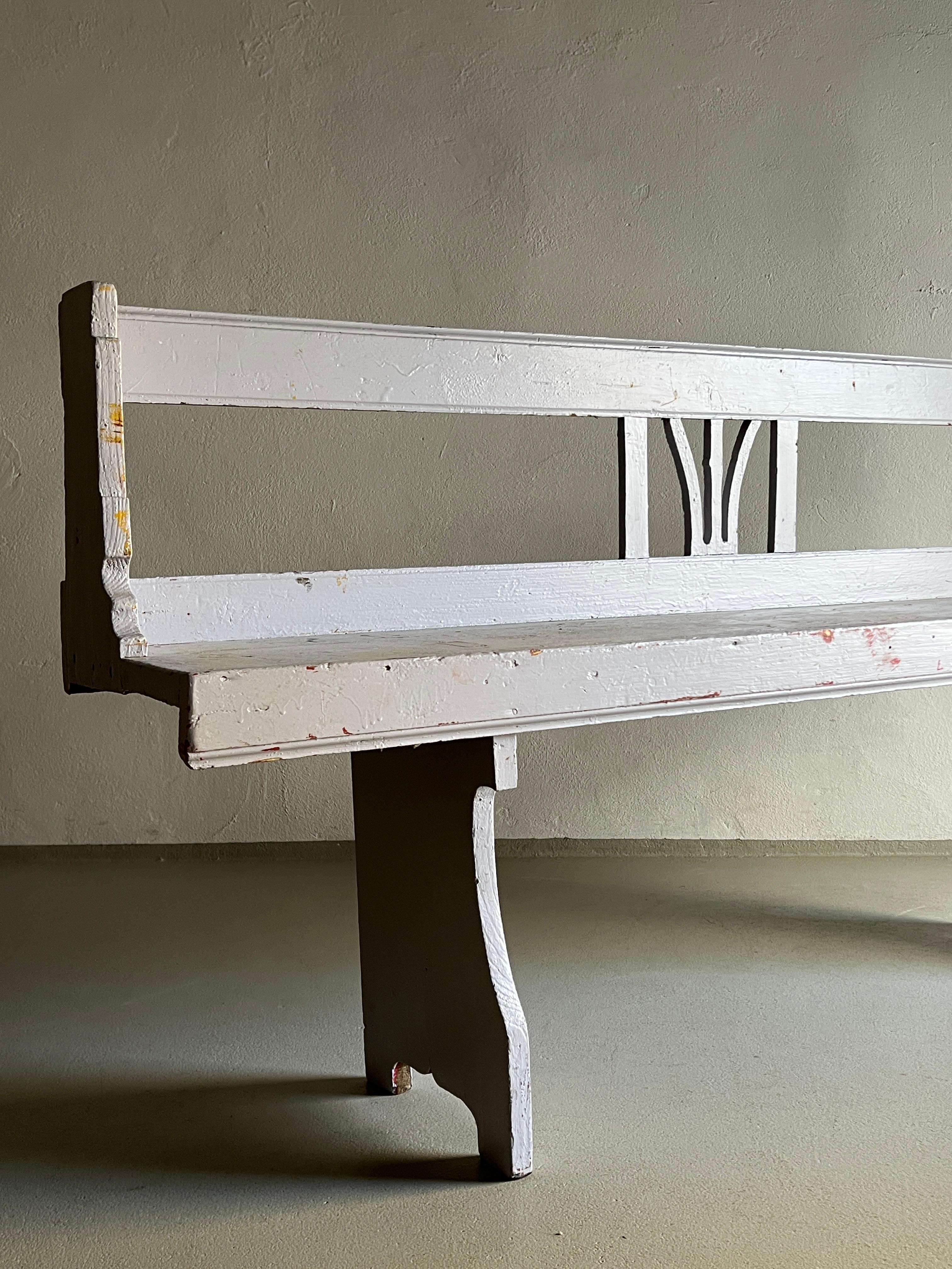 Rustic Painted Bench, France 1920s In Good Condition For Sale In Rīga, LV