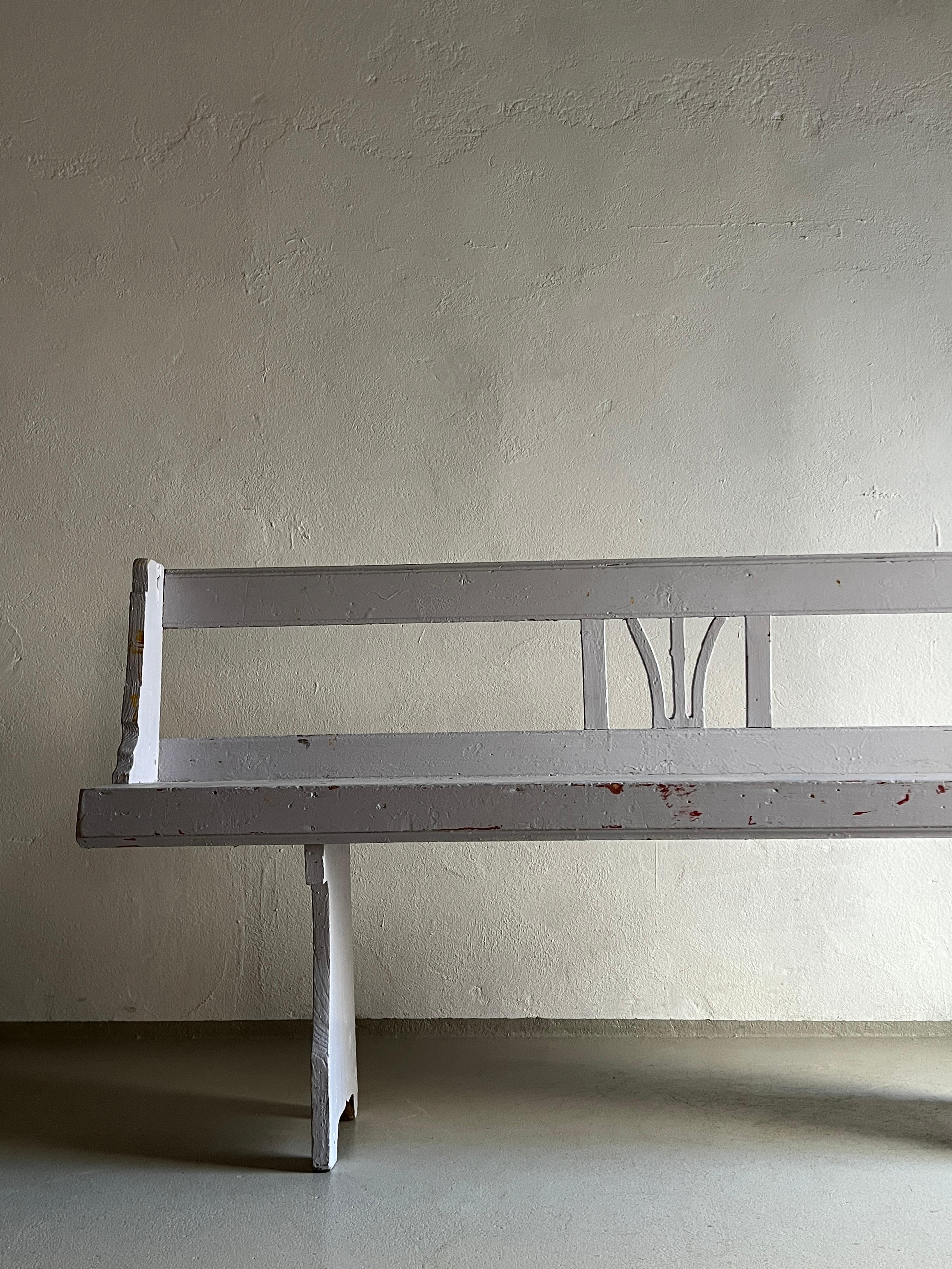 Vintage rustic pained bench with a beautiful color structure - red under light-gray paint.

Additional information:
Country of manufacture: France
Design period: 1920s
Dimensions: 168.5 W x 34 D x 85 H cm
Seat: 51 H cm
Condition: Good vintage