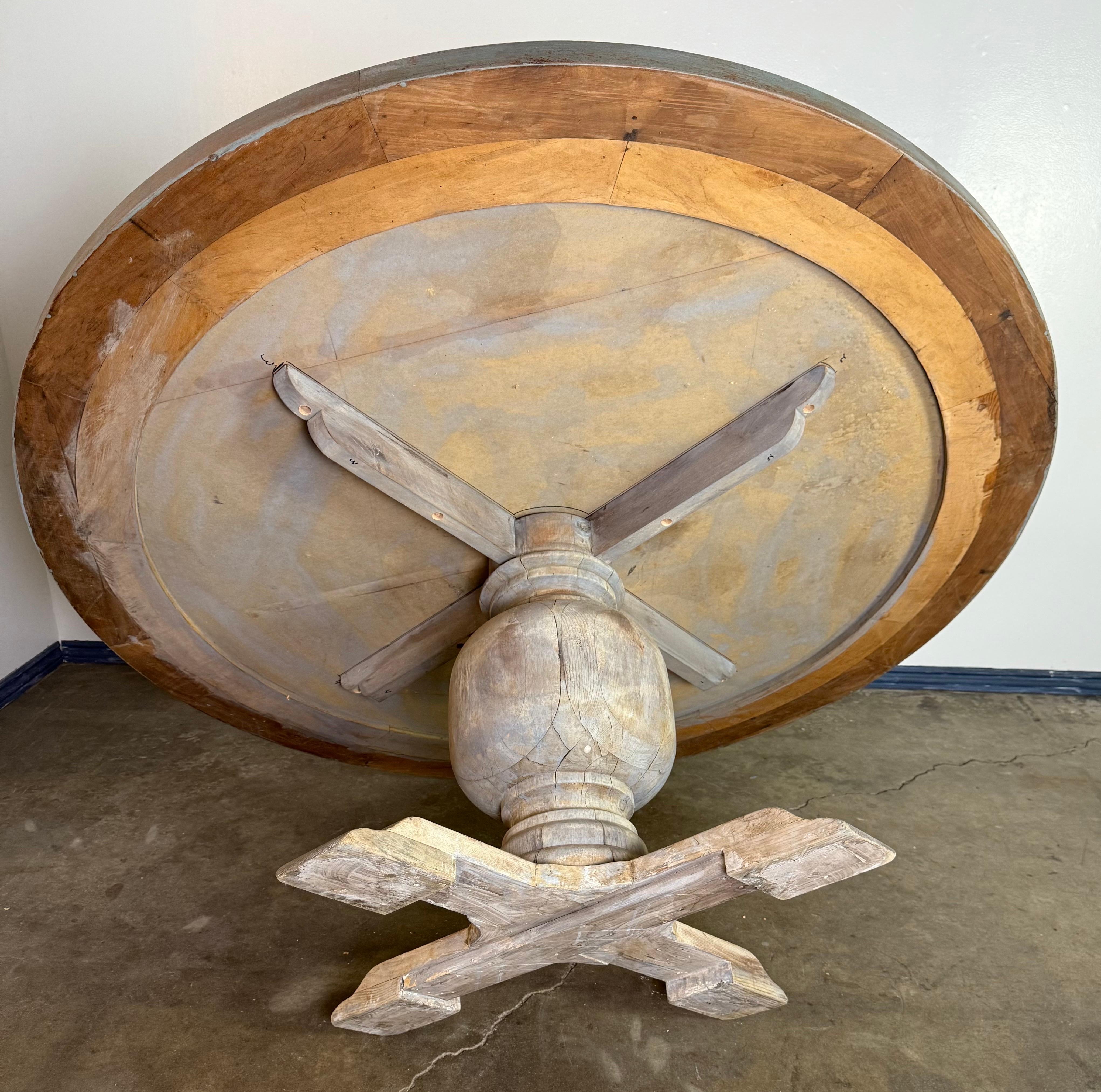 Table de salle à manger rustique peinte en vente 4