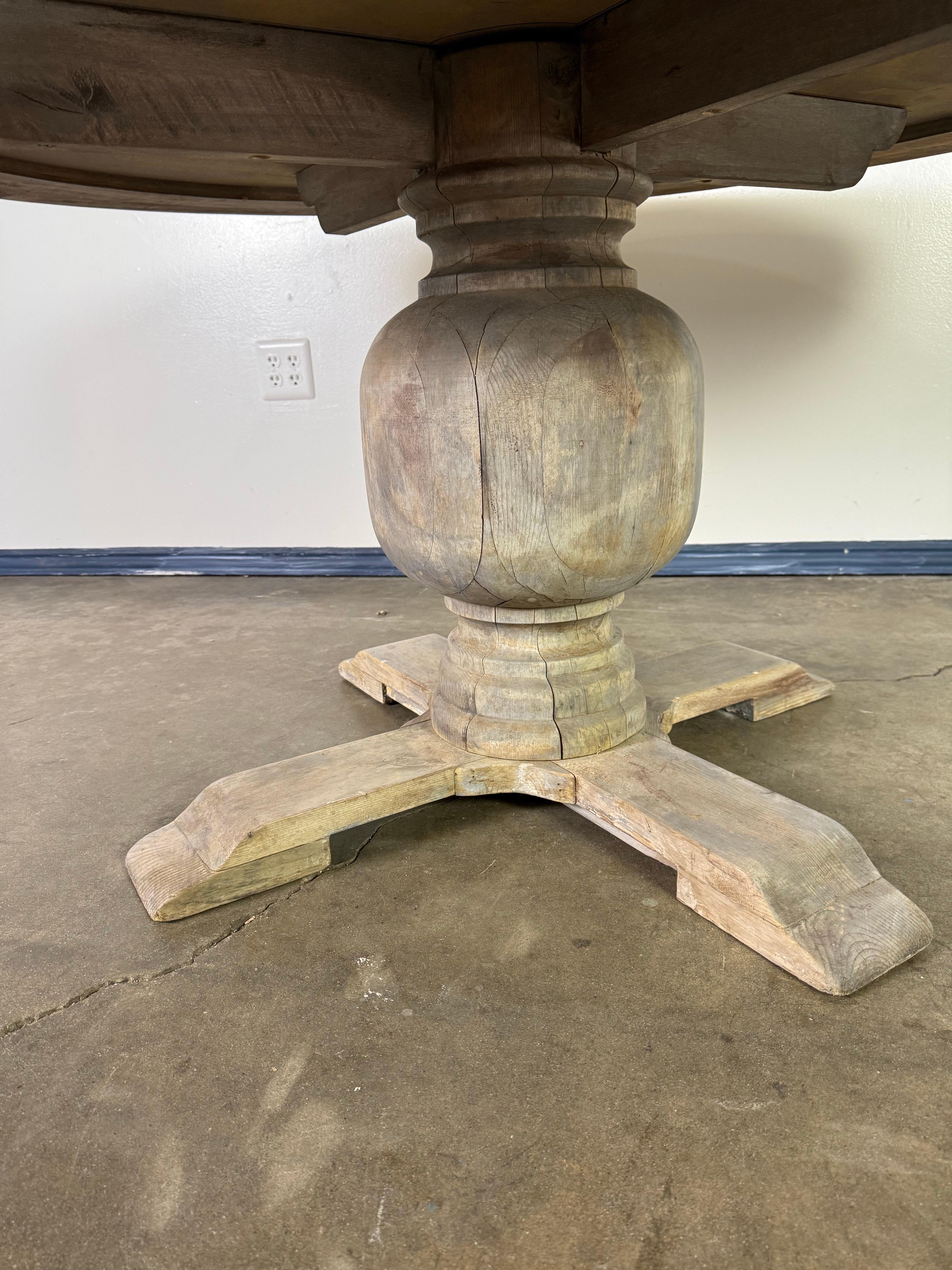 Table de salle à manger rustique peinte en vente 1