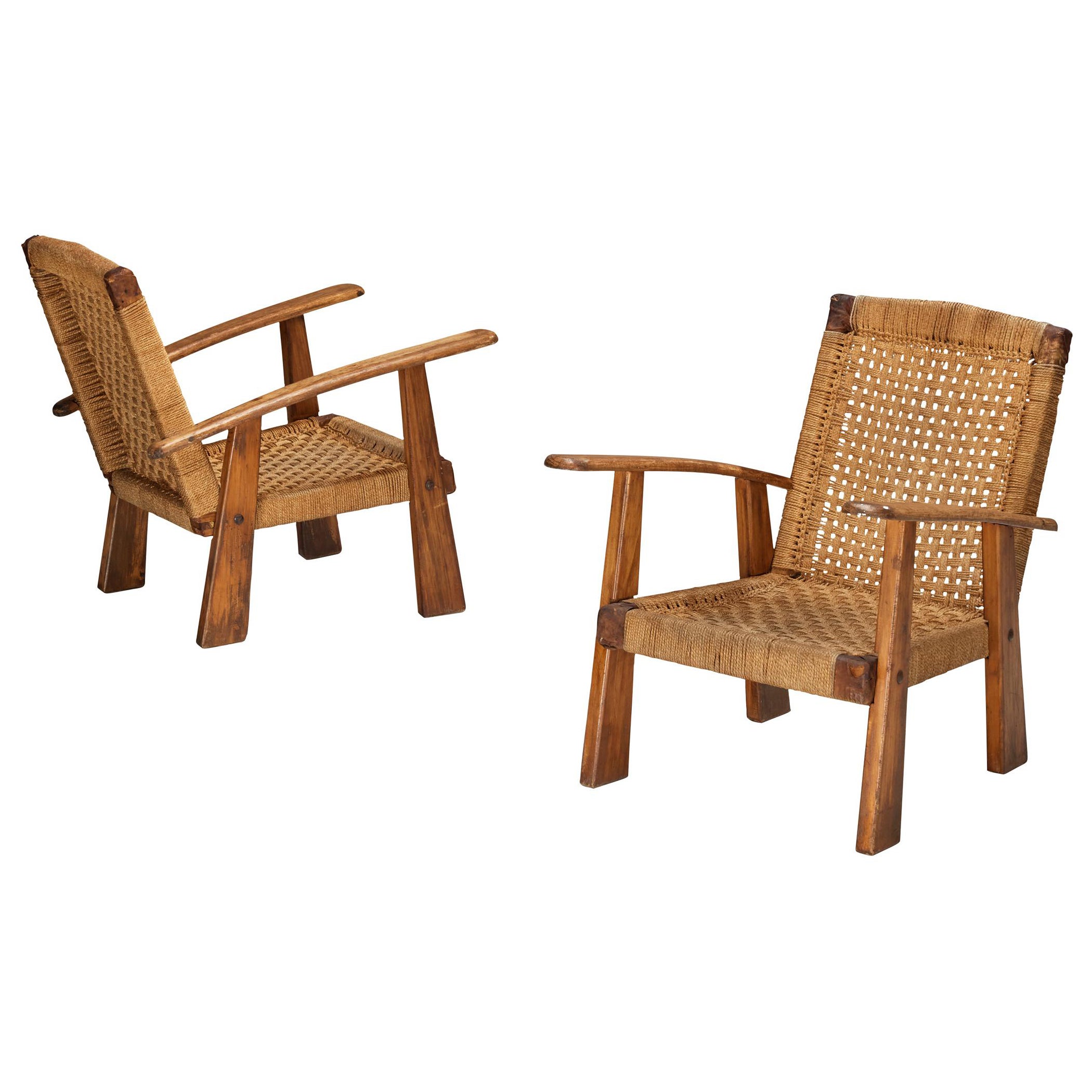 Pareja rústica de sillones franceses de junco y madera