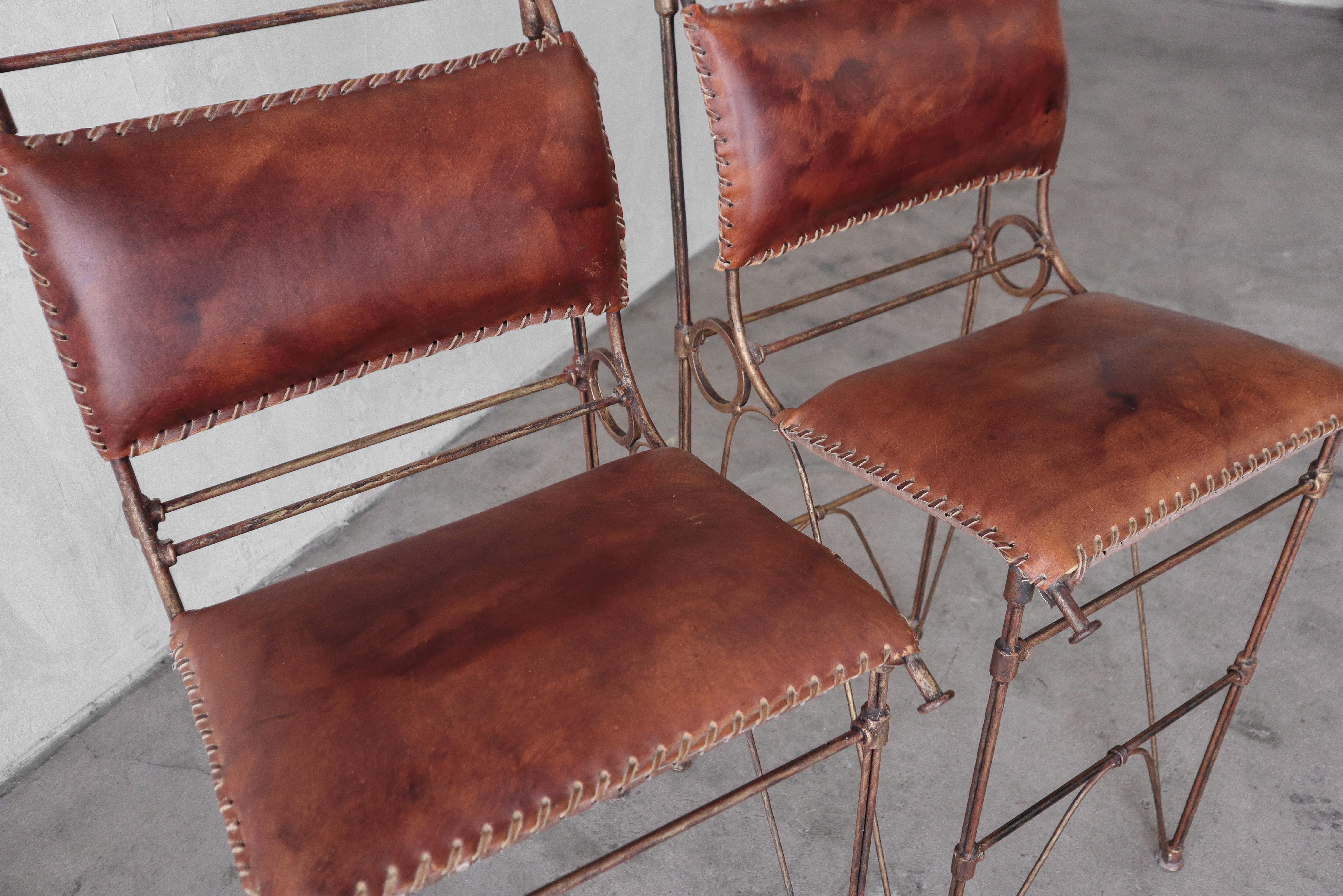 20th Century Rustic Pair of Leather Bar Stools by Ilana Goor For Sale