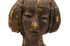 Busto rústico de mujer de cartón piedra