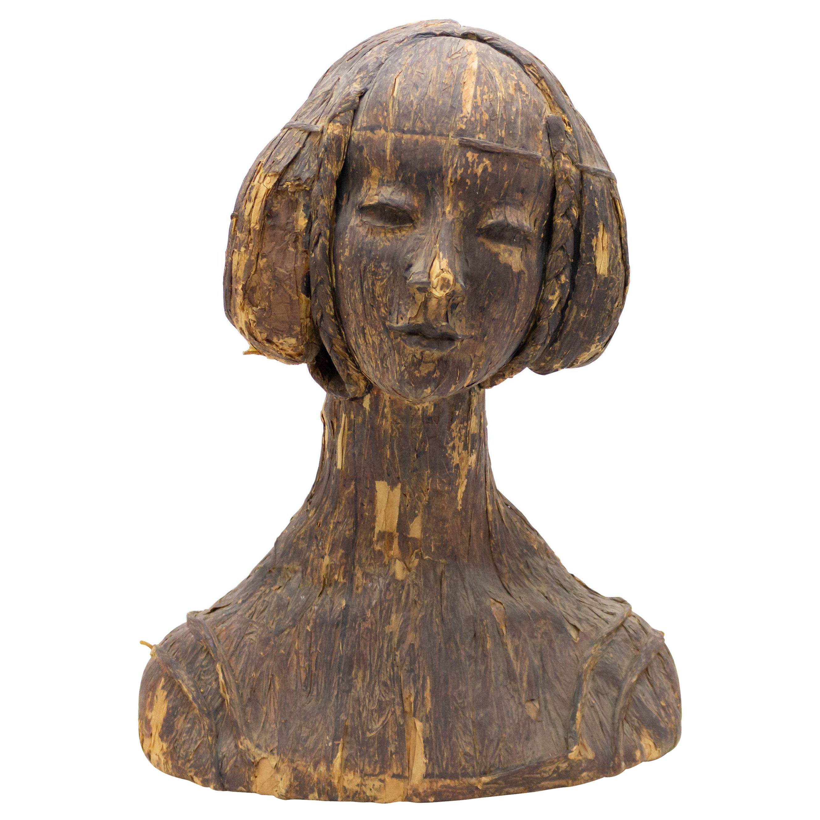 Buste féminin rustique en papier mâché