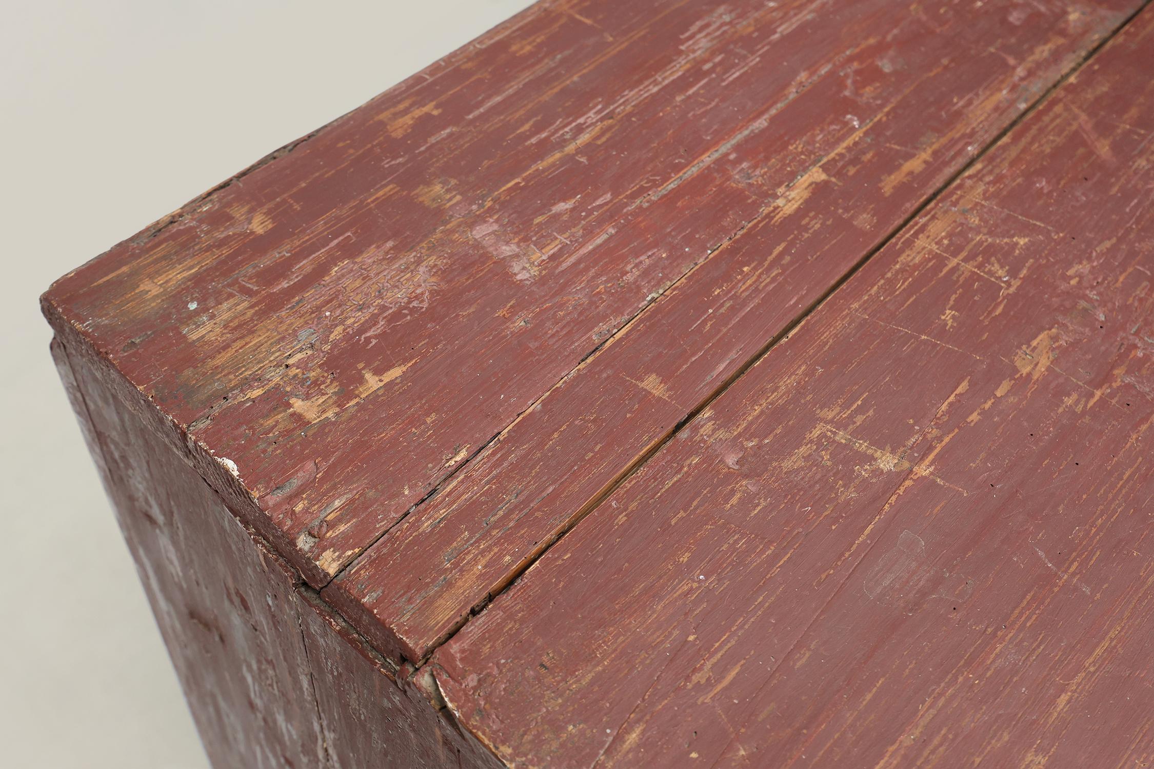 Rustic Parisian cabinet in pine wood with old burgundy paint layers, ca. 1820 For Sale 6