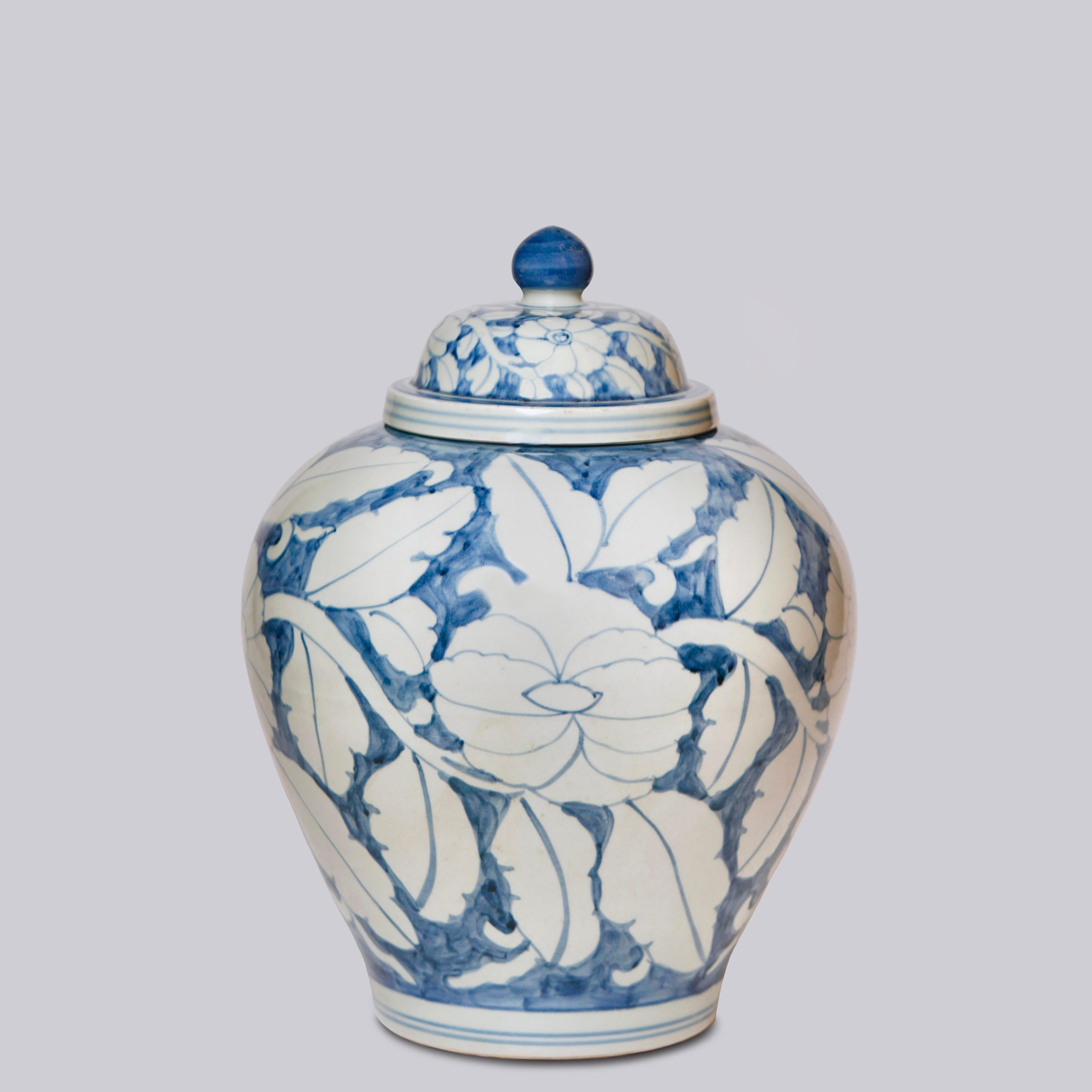 Chinese Rustic Peony Blue and White Porcelain Temple Jar For Sale