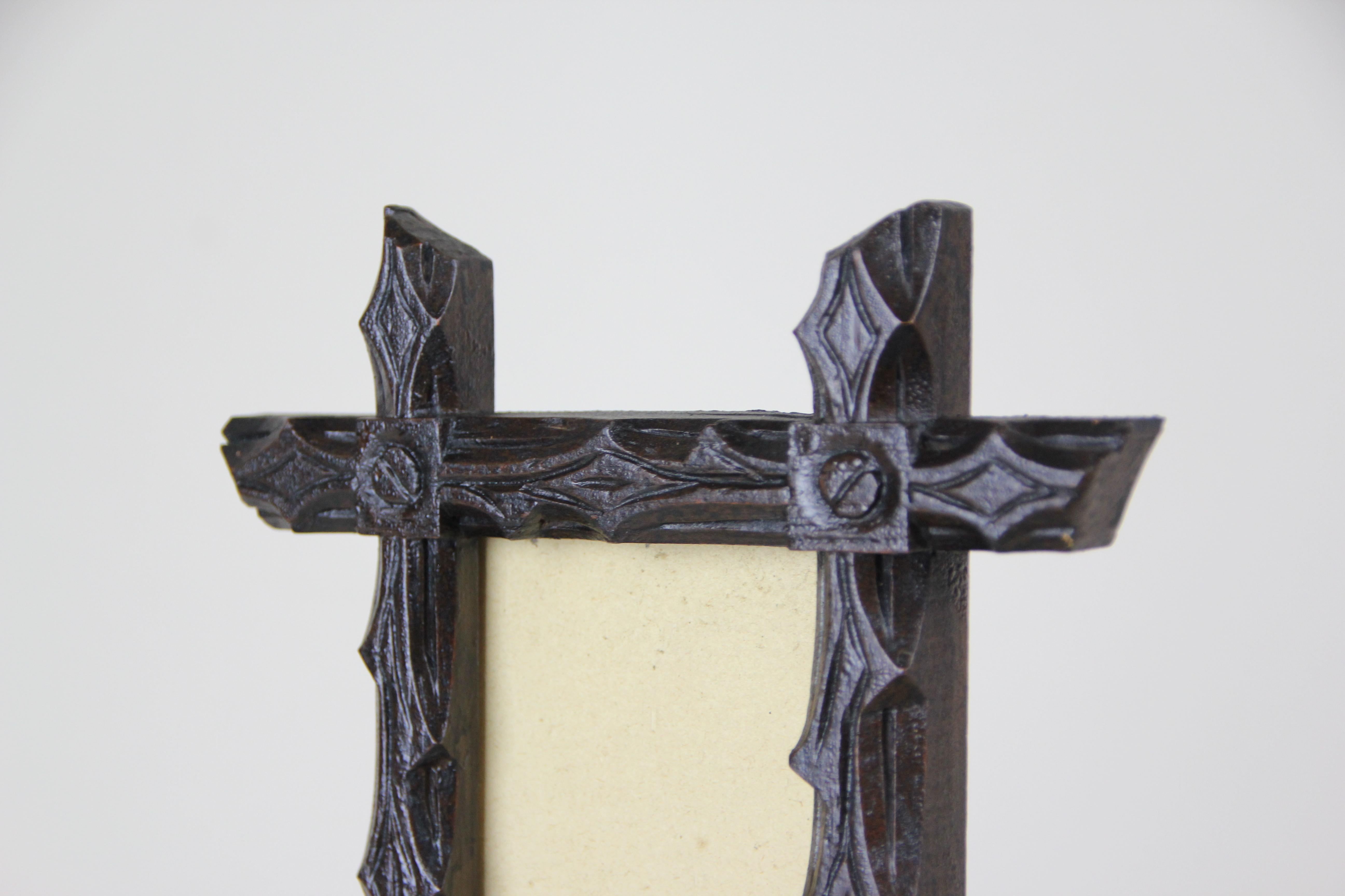 Rustic Photo Frame Black Forest Hand Carved, Austria, circa 1880 For Sale 3