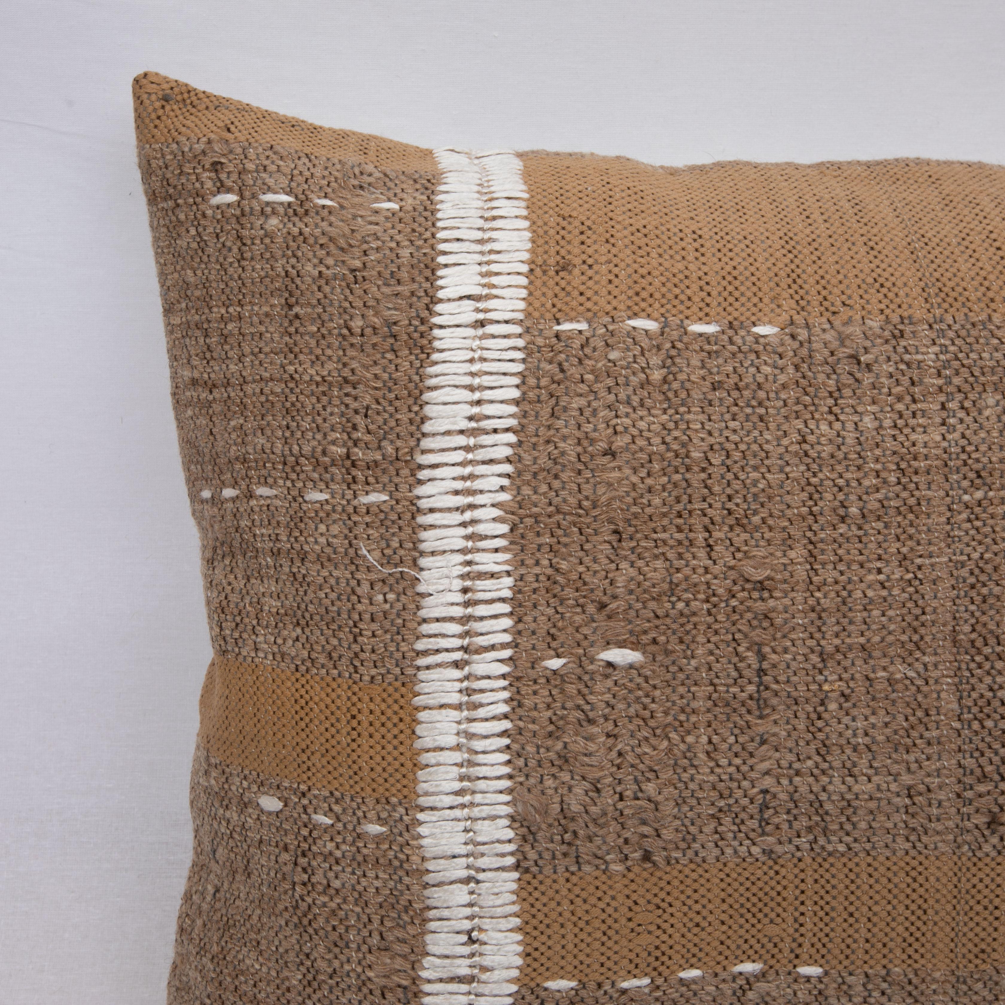 Rustique Coffret d'oreiller rustique fabriqué à partir d'un revêtement en laine non teintée vintage, milieu du 20e siècle en vente