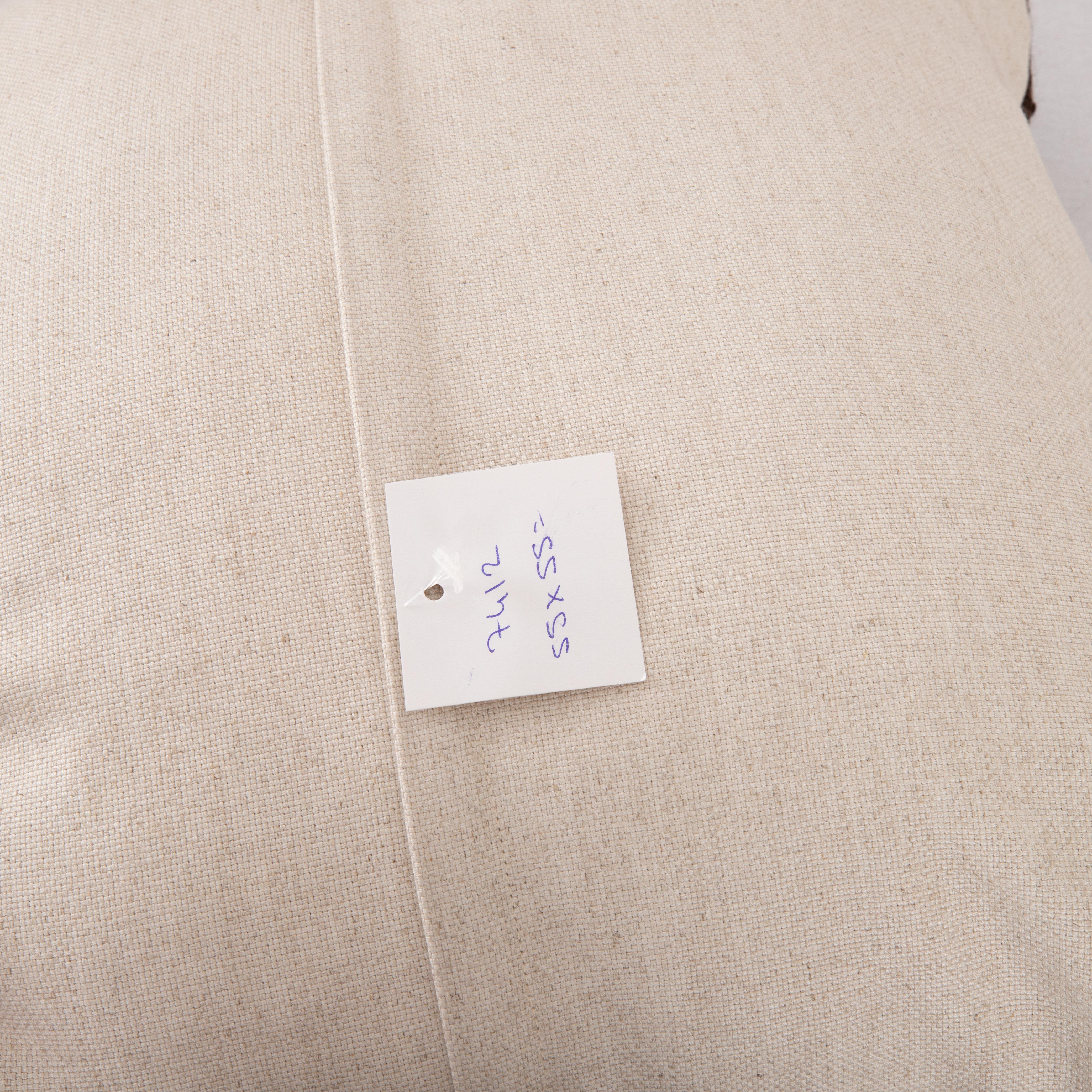 Coffret d'oreiller rustique fabriqué à partir d'un couvercle en laine non teintée, milieu du 20e siècle Bon état - En vente à Istanbul, TR