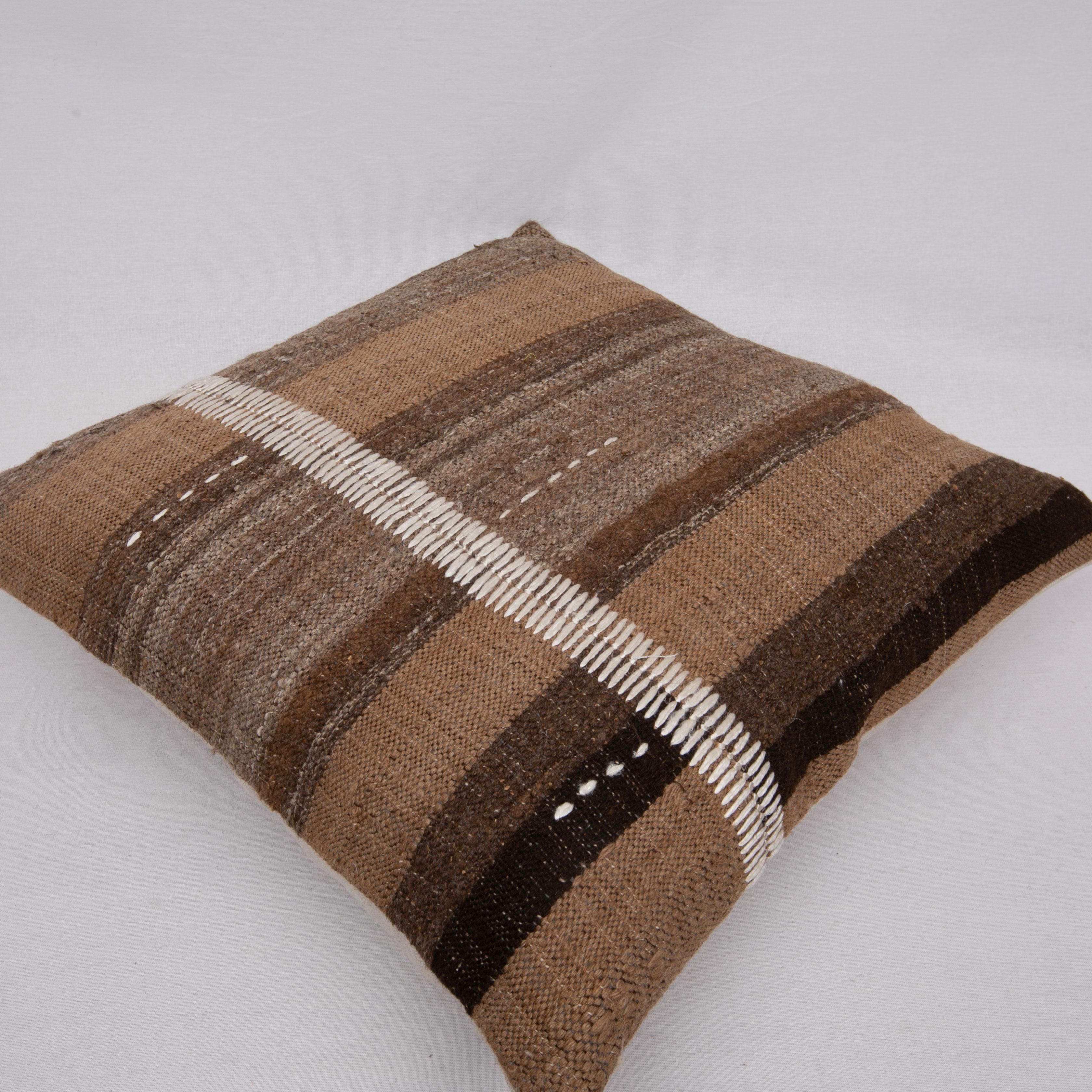 Rustic Pillow Case Made from a Vintage Un-Dyed Wool Coverlet, Mid 20th C For Sale 2