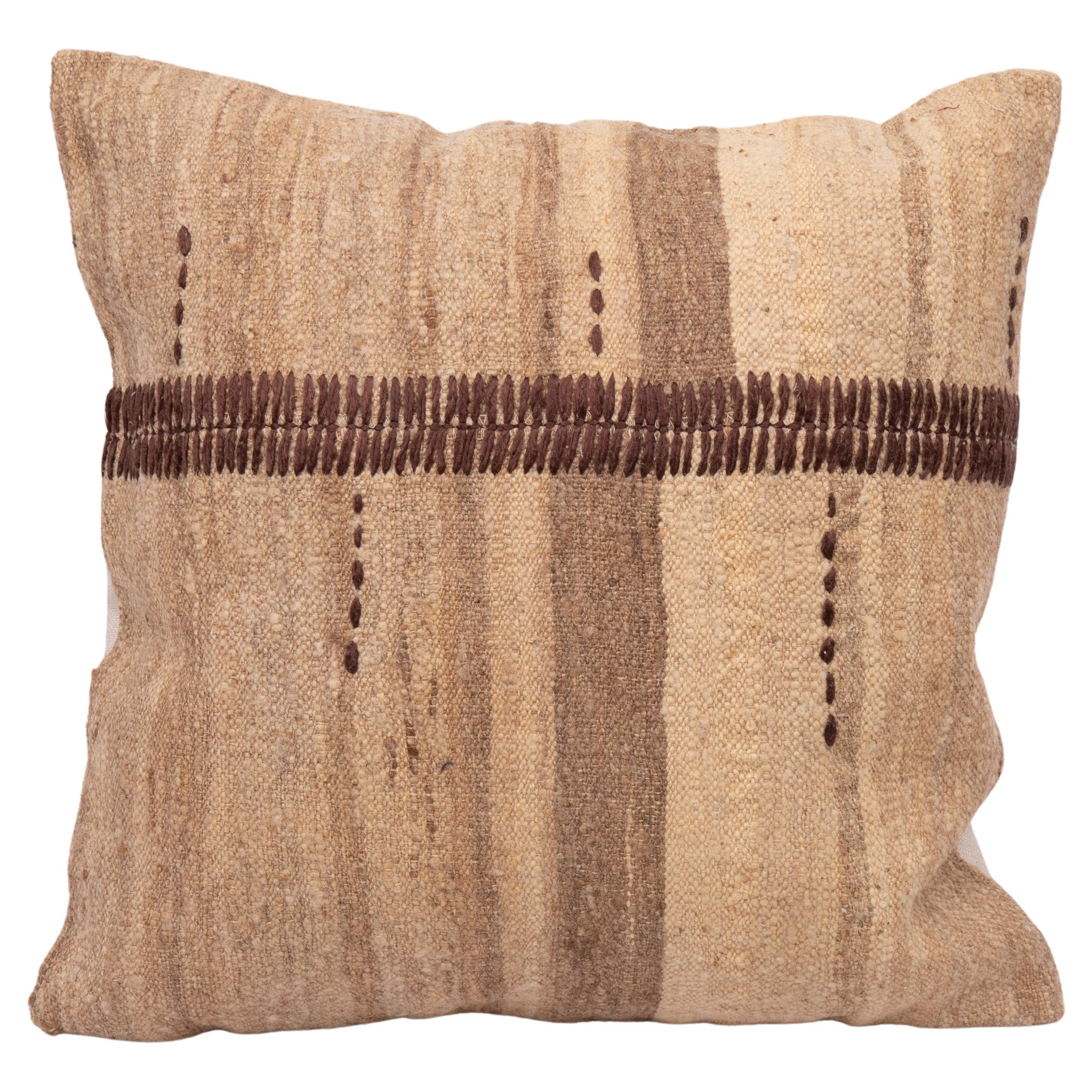 Rustic Pillow Case Made from a Vintage UnDyed Wool Coverlet, Mid20th C For Sale at 1stDibs