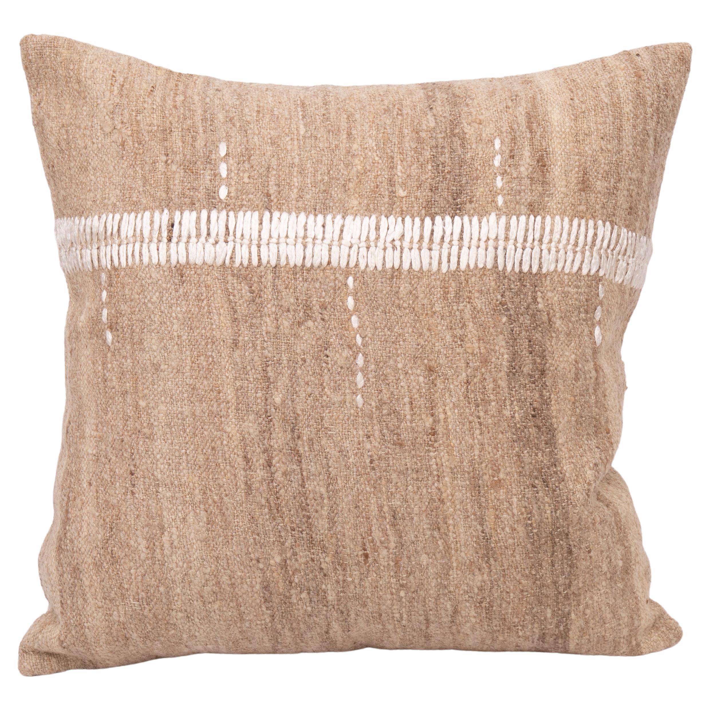 Rustic Pillow Case Made from a Vintage UnDyed Wool Coverlet, Mid 20th C For Sale at 1stDibs