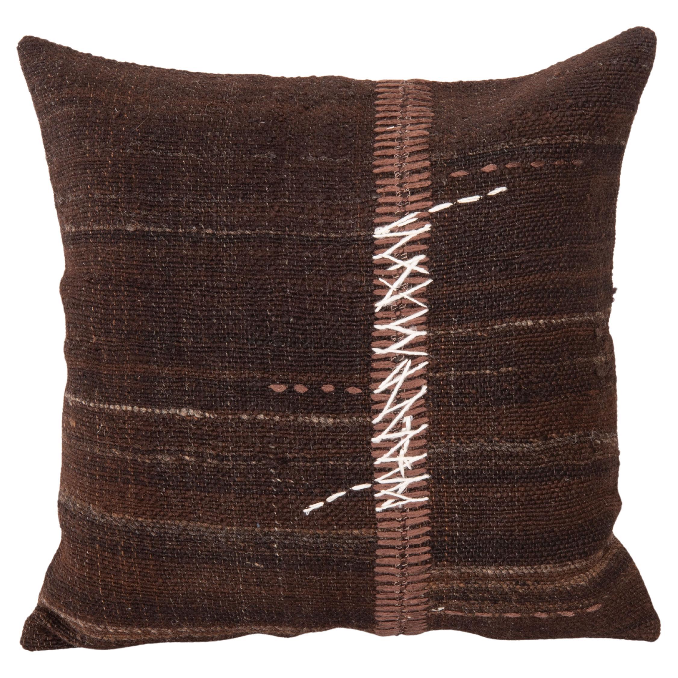 Coffret d'oreiller rustique fabriqué à partir d'un couvercle en laine non teintée, milieu du 20e siècle en vente