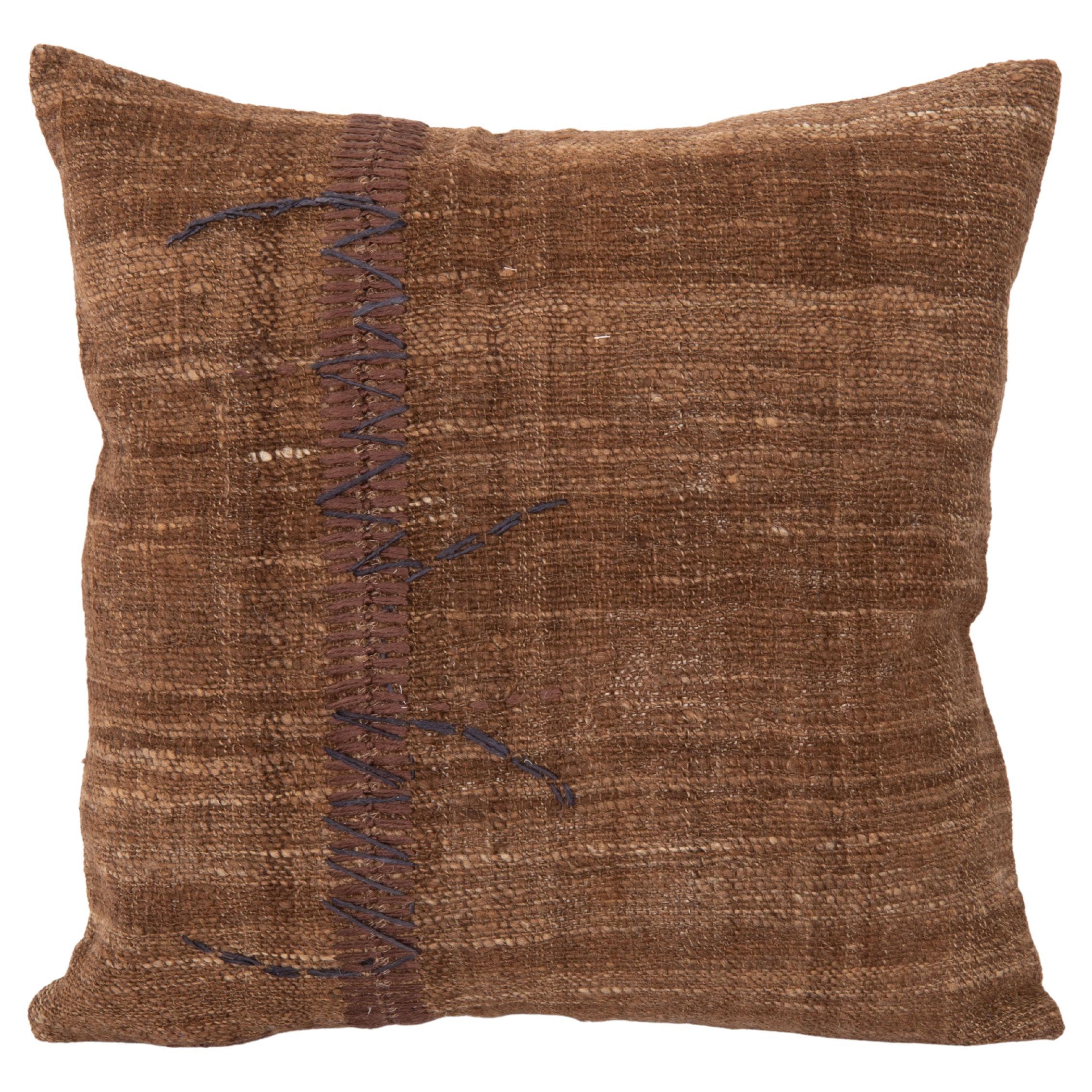 Coffret d'oreiller rustique fabriqué à partir d'un couvercle en laine non teintée, milieu du 20e siècle en vente