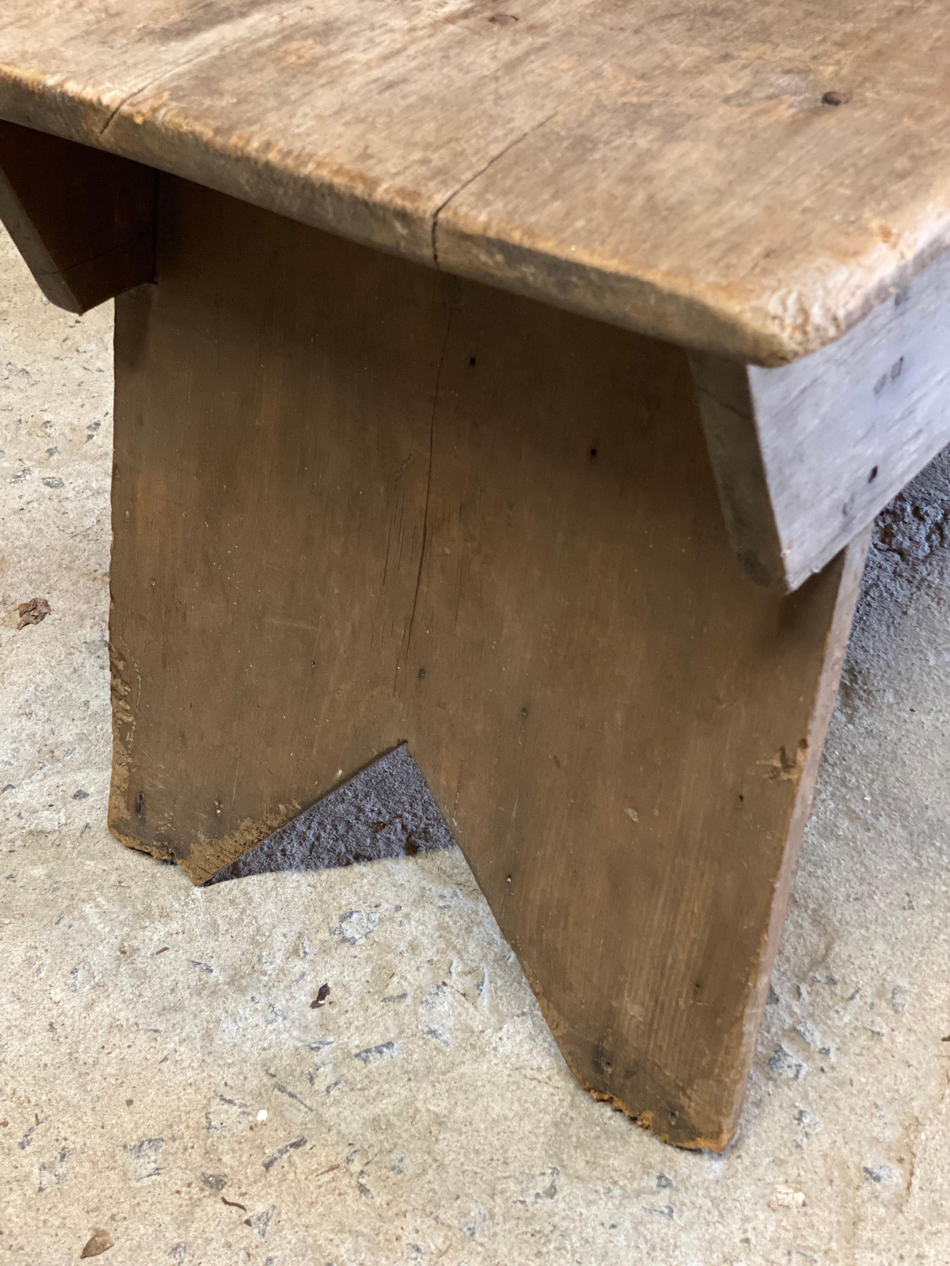 Rustic Pine Adirondack Cutaway Bench For Sale 1