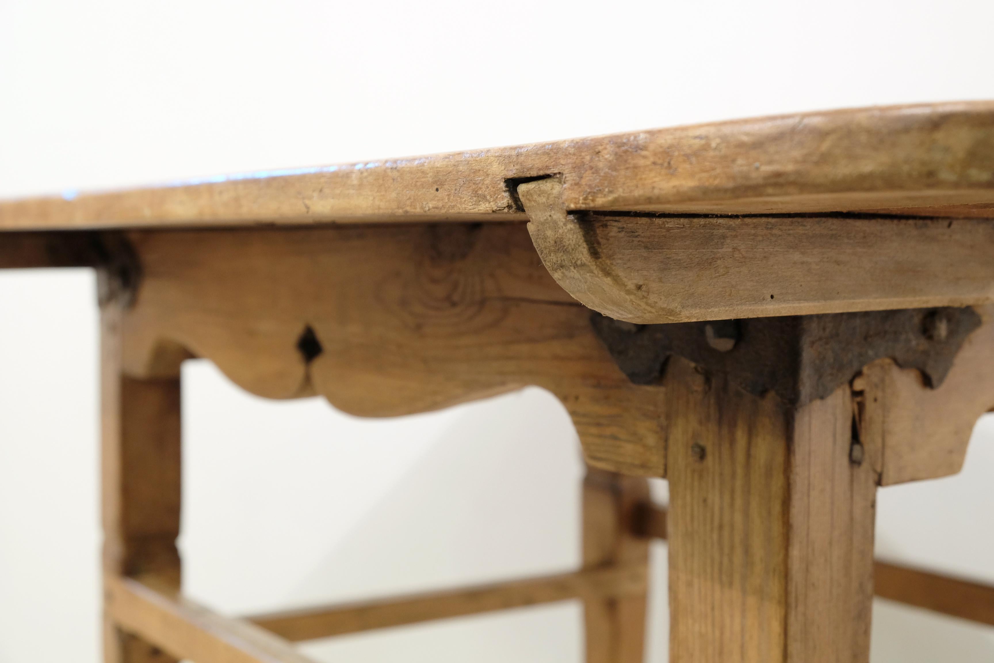 Rustic Pine Spanish Side Low Table, Late 19th Century In Good Condition In Totnes, GB