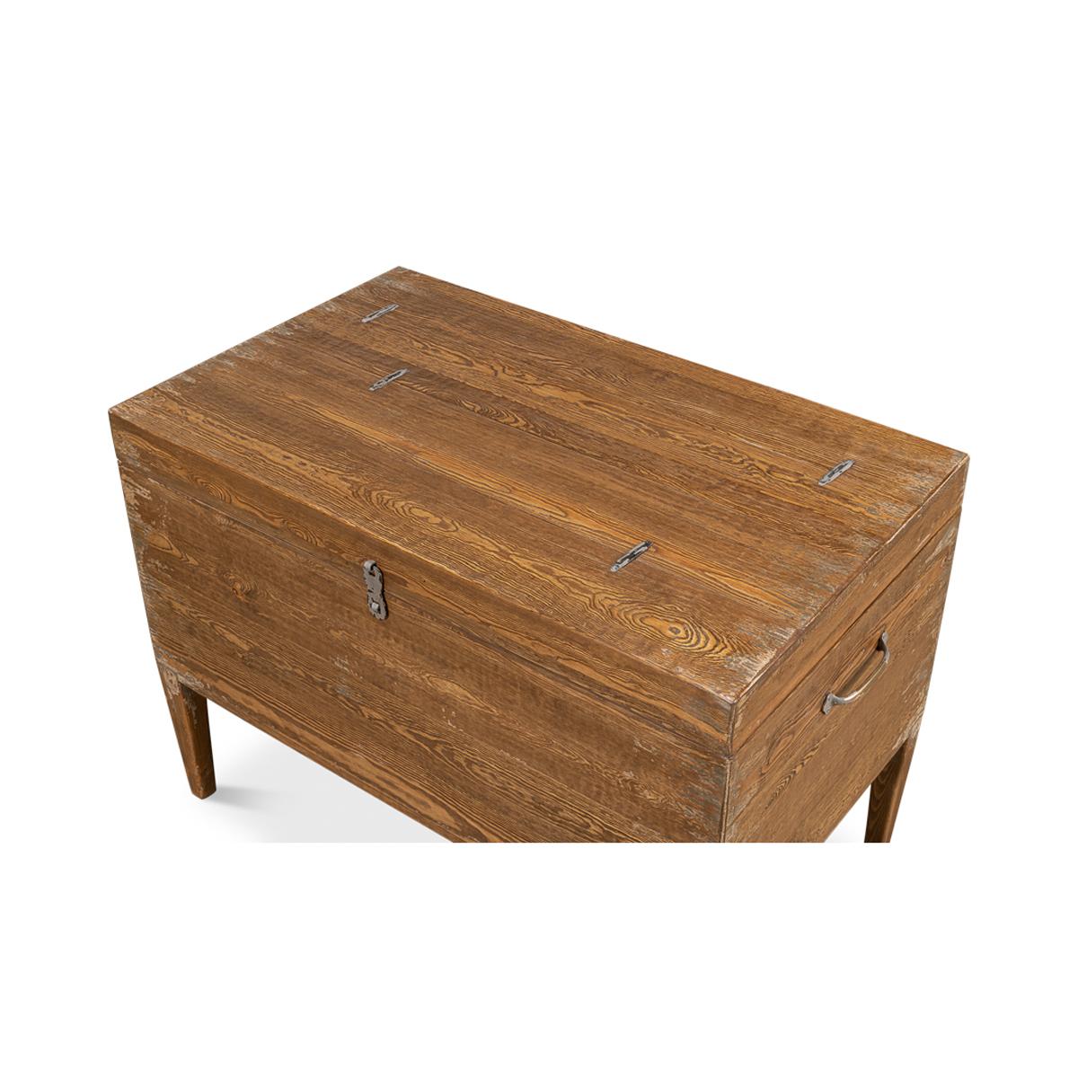 Wood Rustic Pine Trunk Table For Sale
