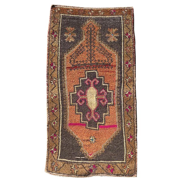 Bright Bold Rustic Pink Geometric Oushak Turkish Runner Rug For Sale