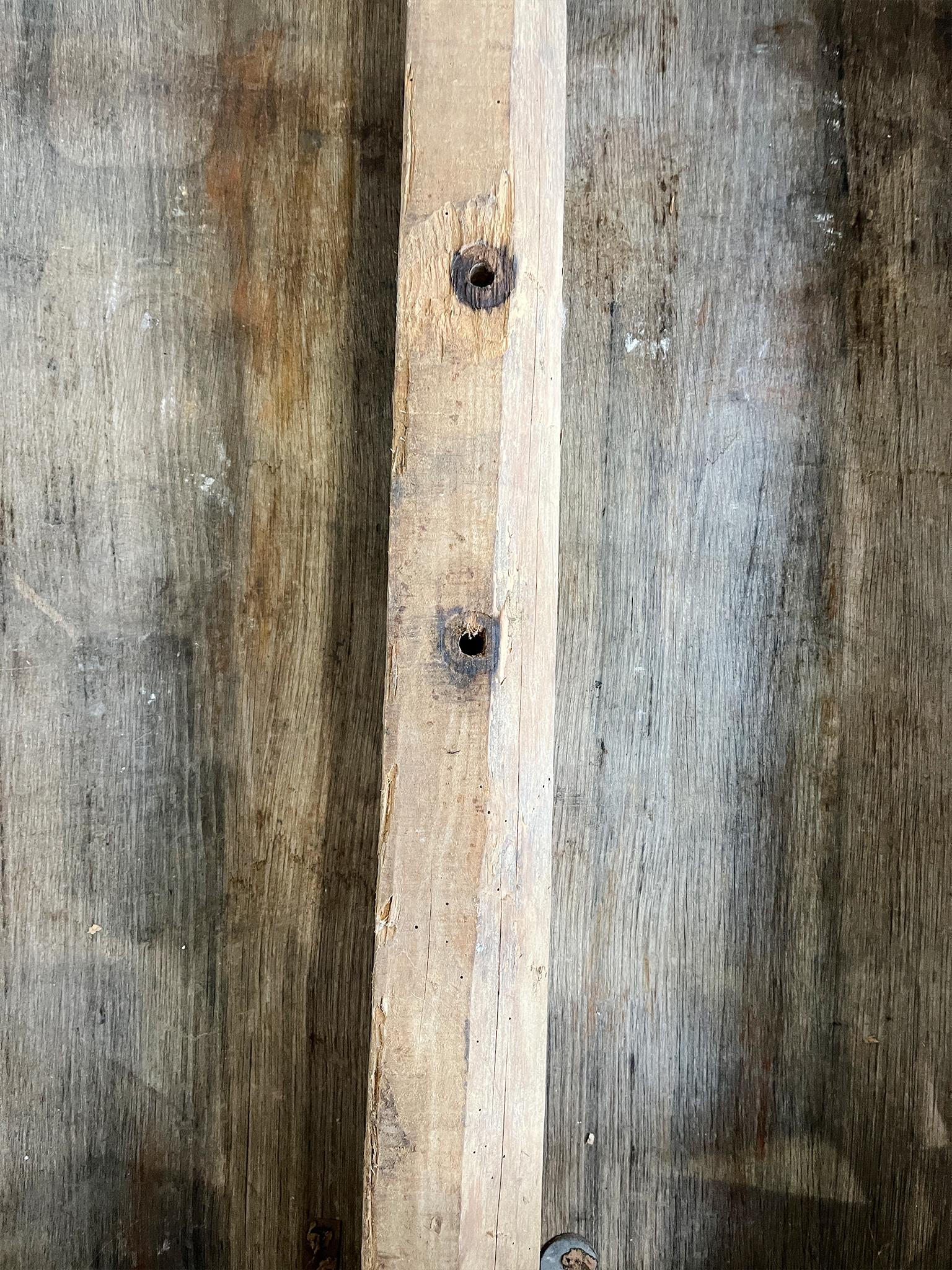 Socle rustique fabriqué à partir de poutres en pin et en bois de châtaignier anciens en vente 4