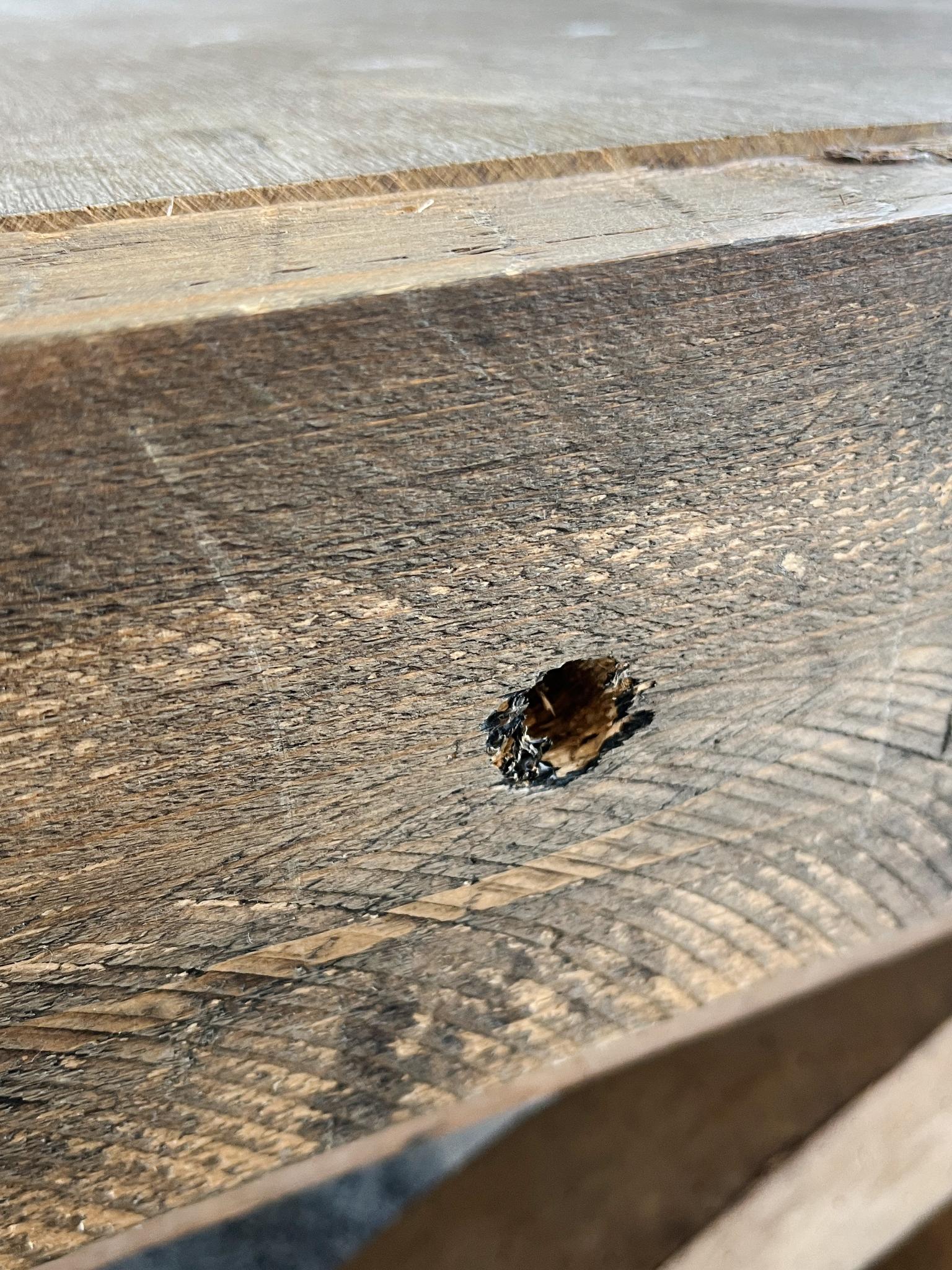 Châtaignier Socle rustique fabriqué à partir de poutres en pin et en bois de châtaignier anciens en vente