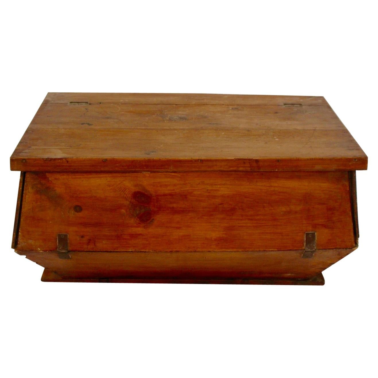 Rustic Popular Dough Box, Spain, 19th Century For Sale