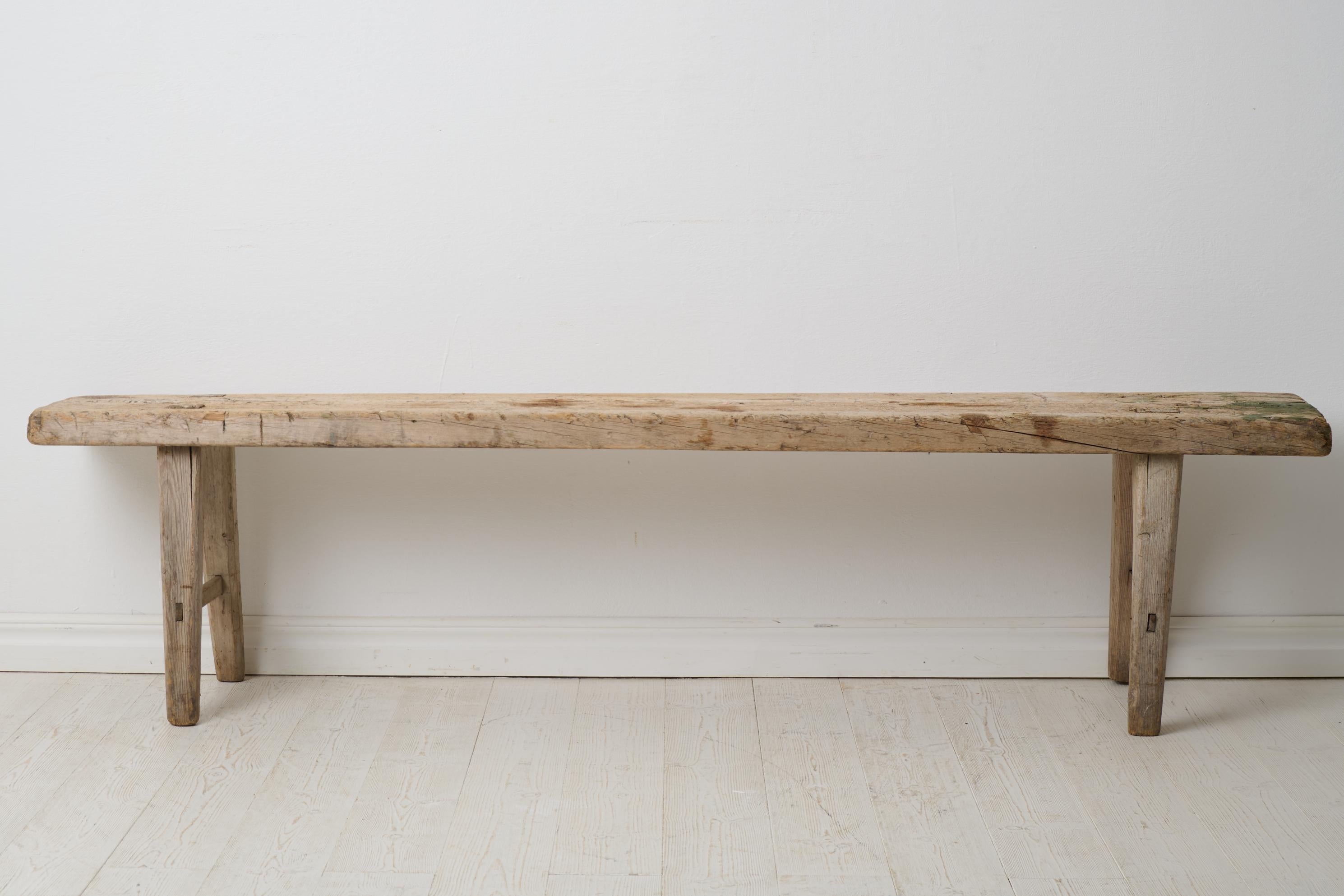 Rustic Primitive Bench from Northern Sweden, Made by Hand with Natural Patina (Handgefertigt) im Angebot