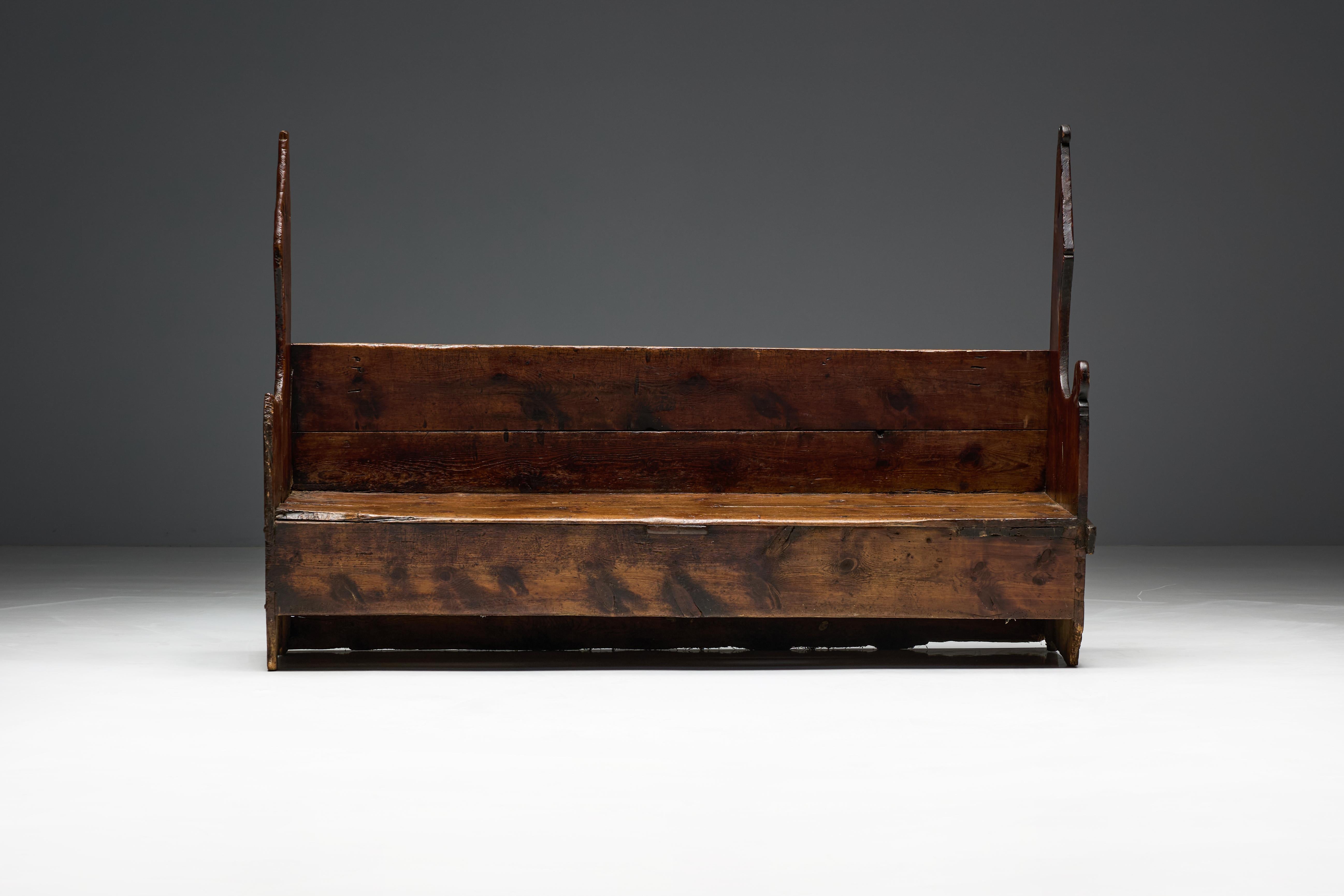 Rustic Primitive Farmhouse Bench, Spain, 18th Century In Excellent Condition For Sale In Antwerp, BE