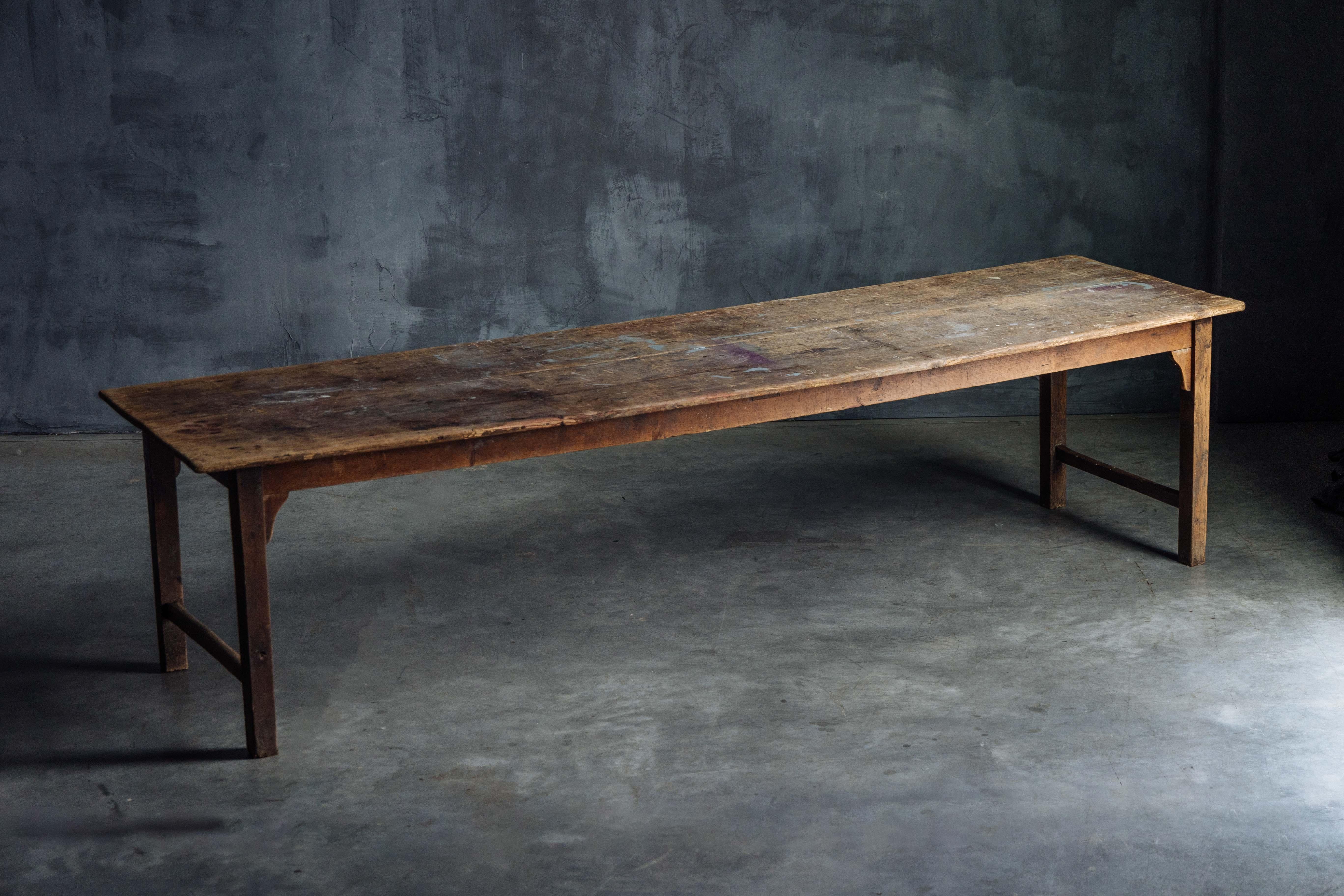 Table à manger de ferme rustique, France, 19ème siècle en vente 8