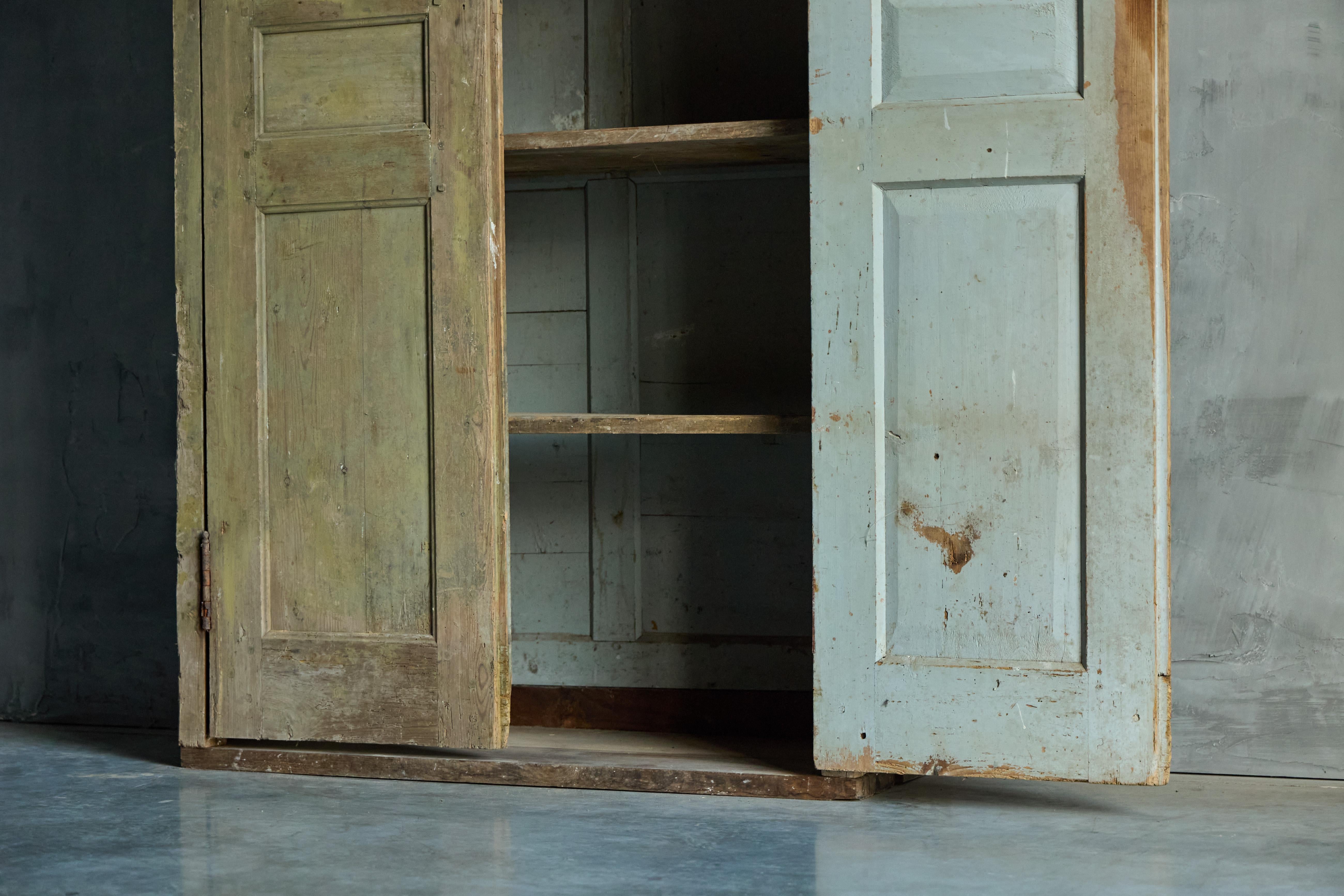Cabinet rustique vert, France, 19e siècle en vente 3
