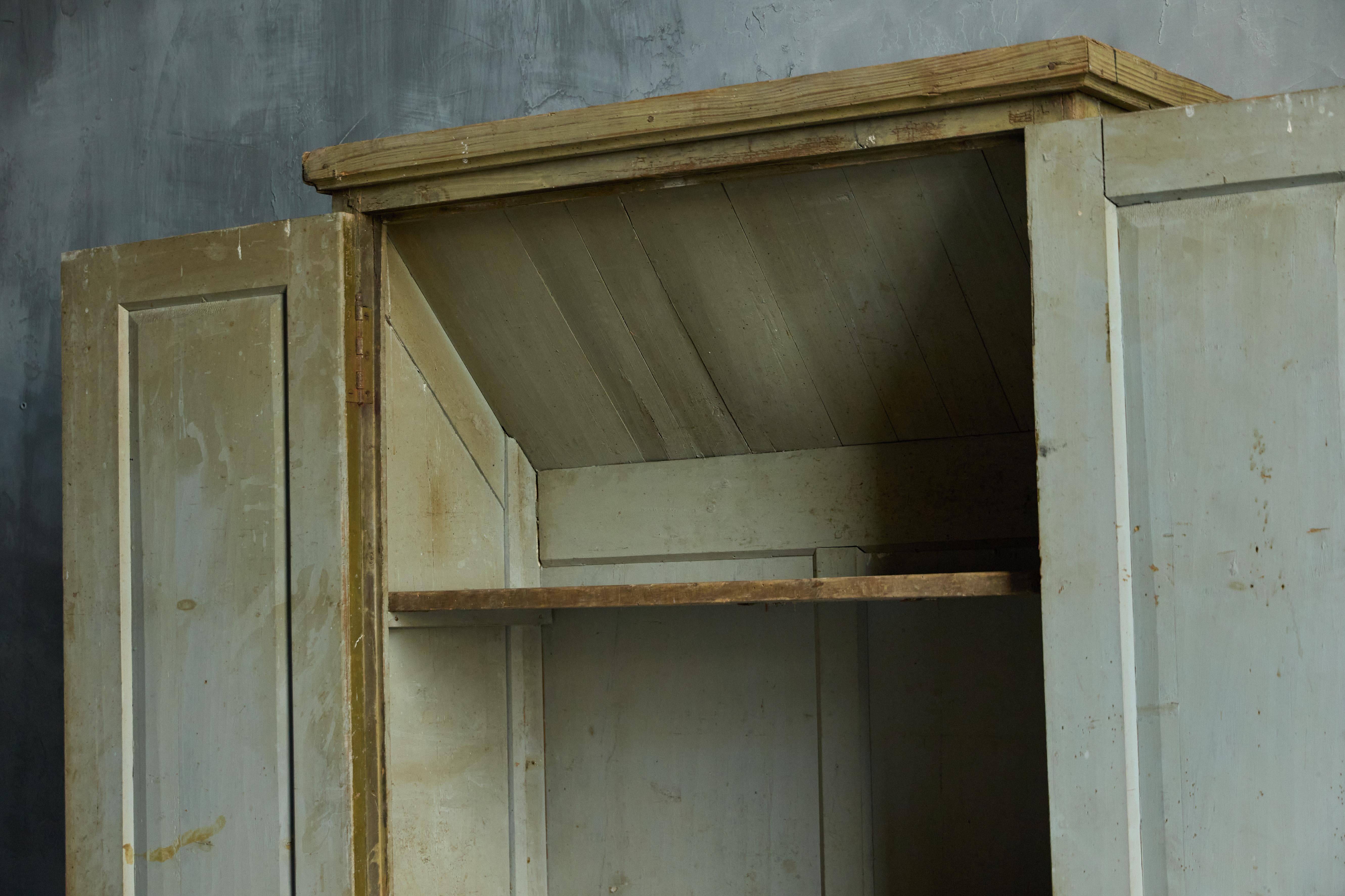 Cabinet rustique vert, France, 19e siècle en vente 1