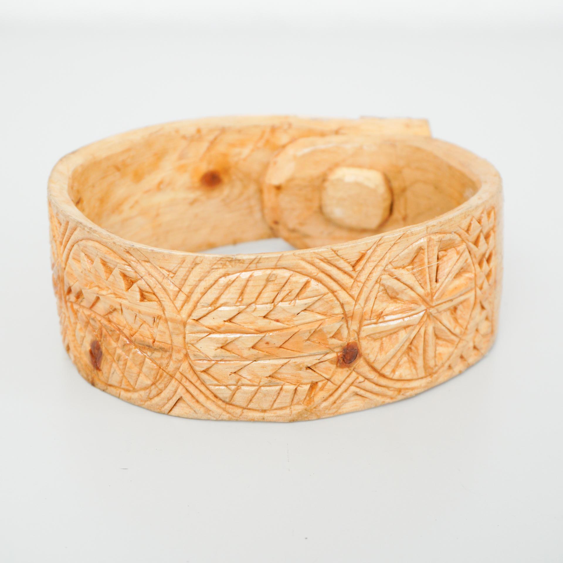 Français Cloche de chèvre rustique primitive sculptée à la main, circa 1950 en vente