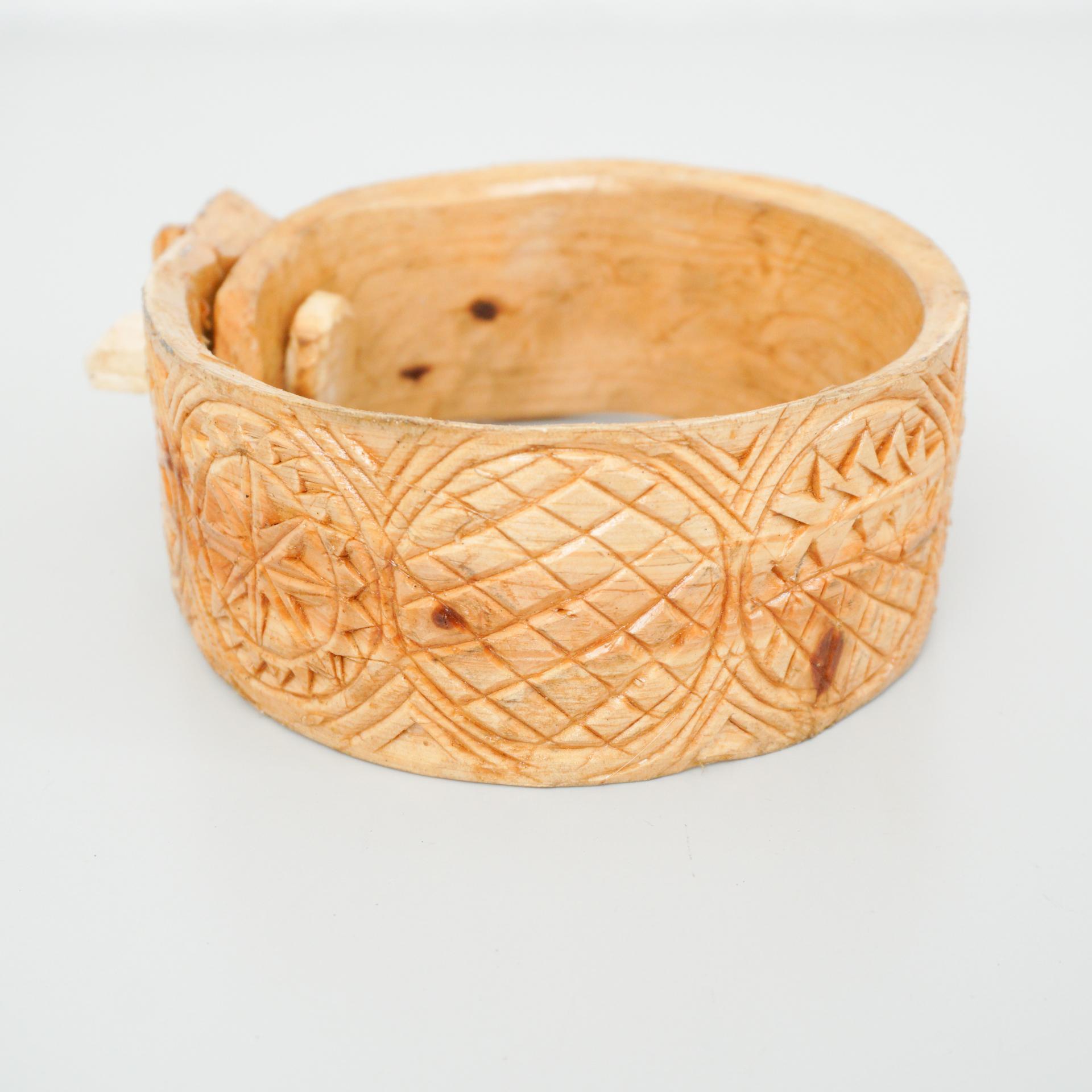 Milieu du XXe siècle Cloche de chèvre rustique primitive sculptée à la main, circa 1950 en vente