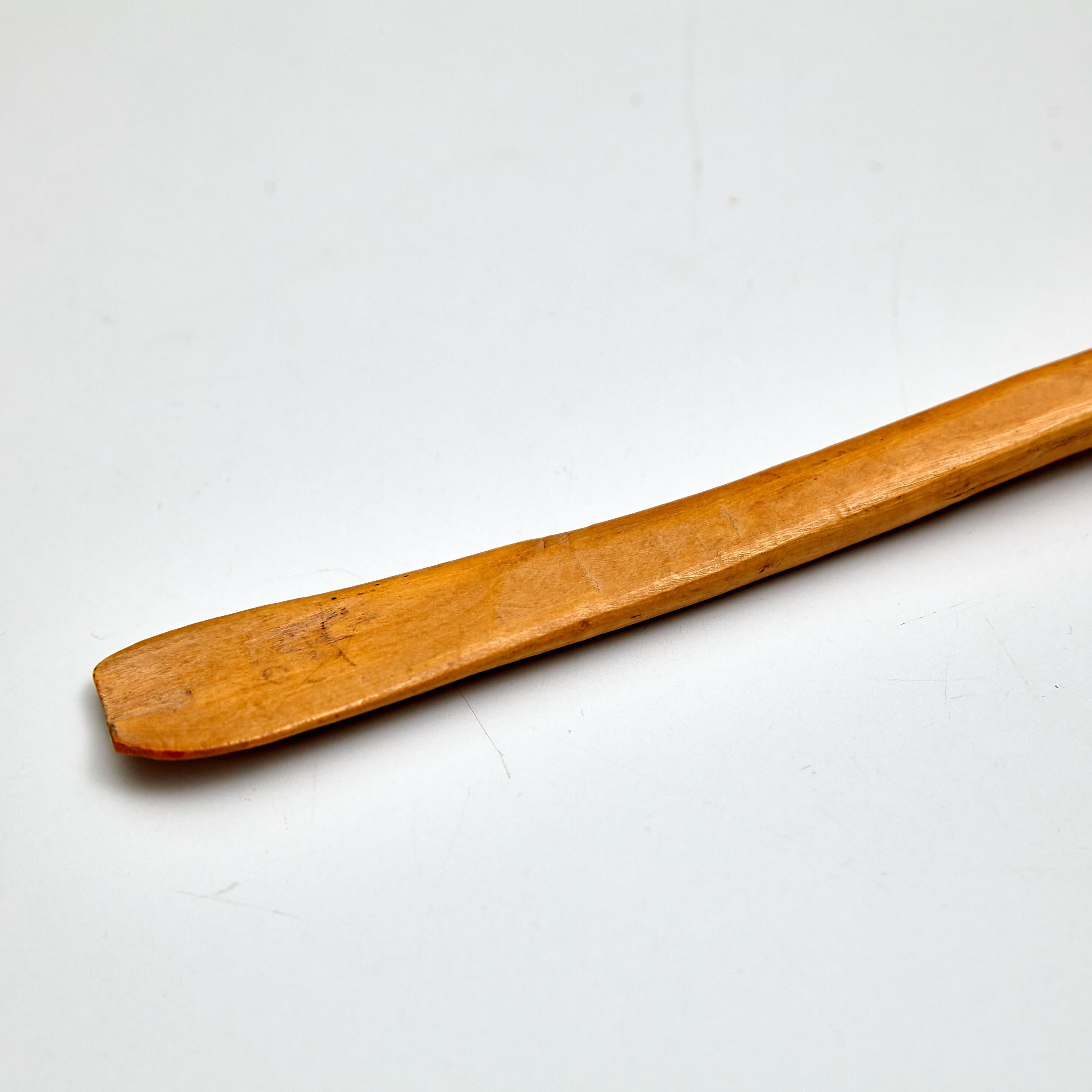Rustikaler primitiver Pastor-Holzlöffel, handgefertigt, um 1930 (Mitte des 20. Jahrhunderts) im Angebot