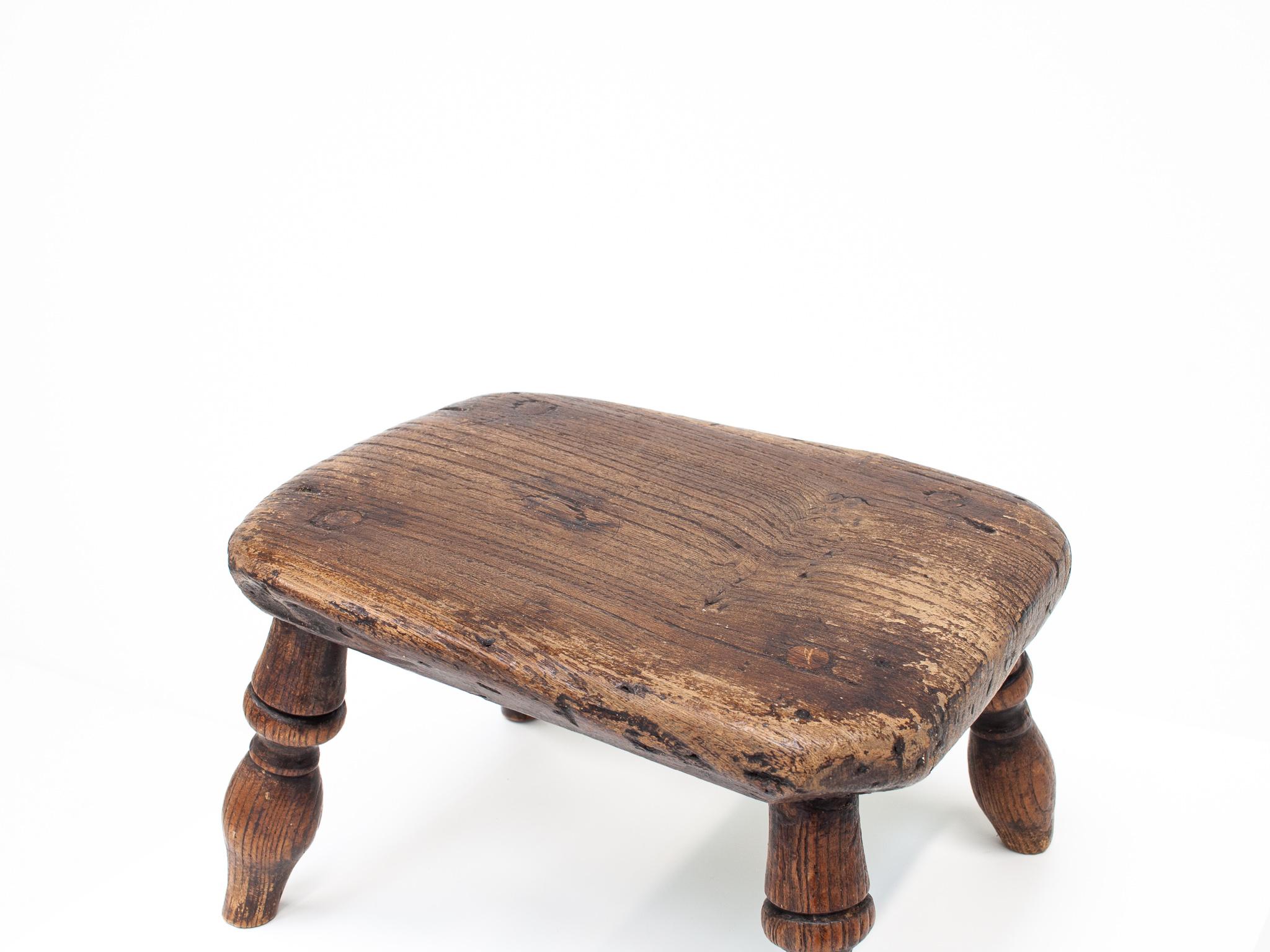 Rustico, primitivo, Wabi Sabi, antico, ingenuo Sgabello/Tavolo d'epoca, Inghilterra c1900s in vendita 4