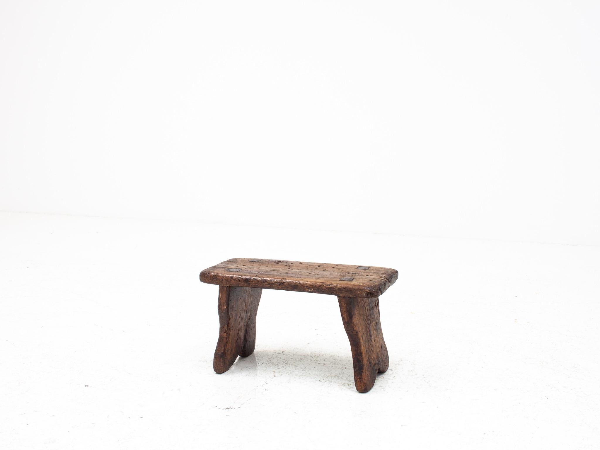 Rustikaler, primitiver, Wabi Sabi, antiker, naiver Vintage-Hocker/Tisch, England um 1900 im Angebot 6