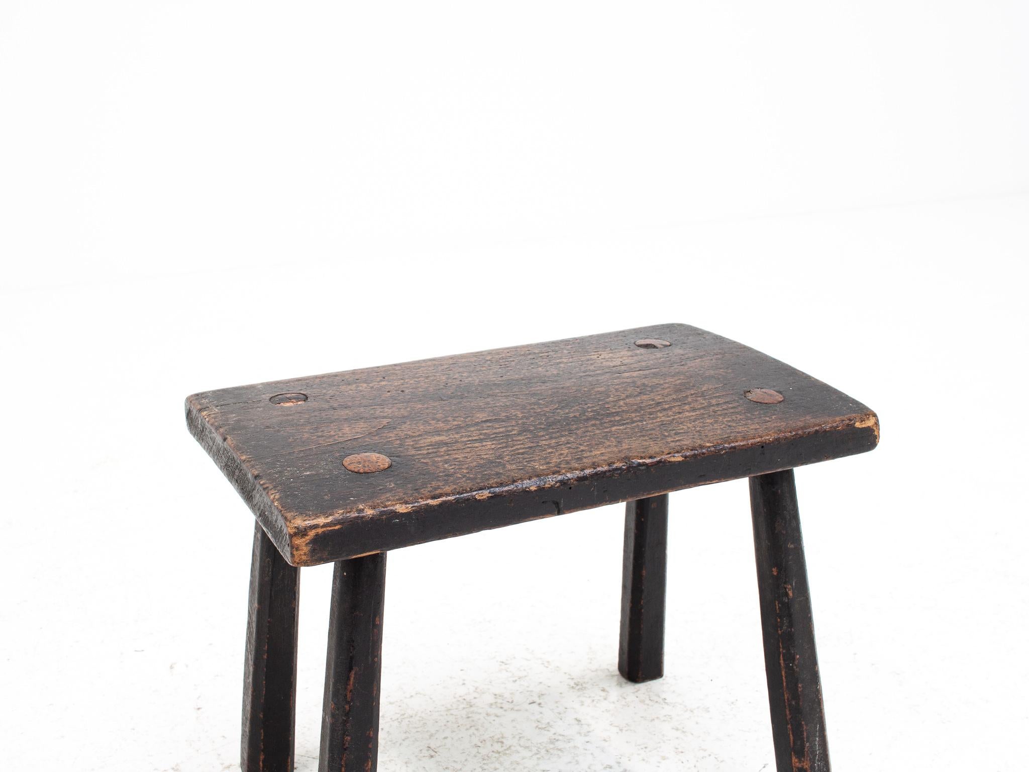 Rustico, primitivo, Wabi Sabi, antico, ingenuo Sgabello/Tavolo d'epoca, Inghilterra c1900s in vendita 7