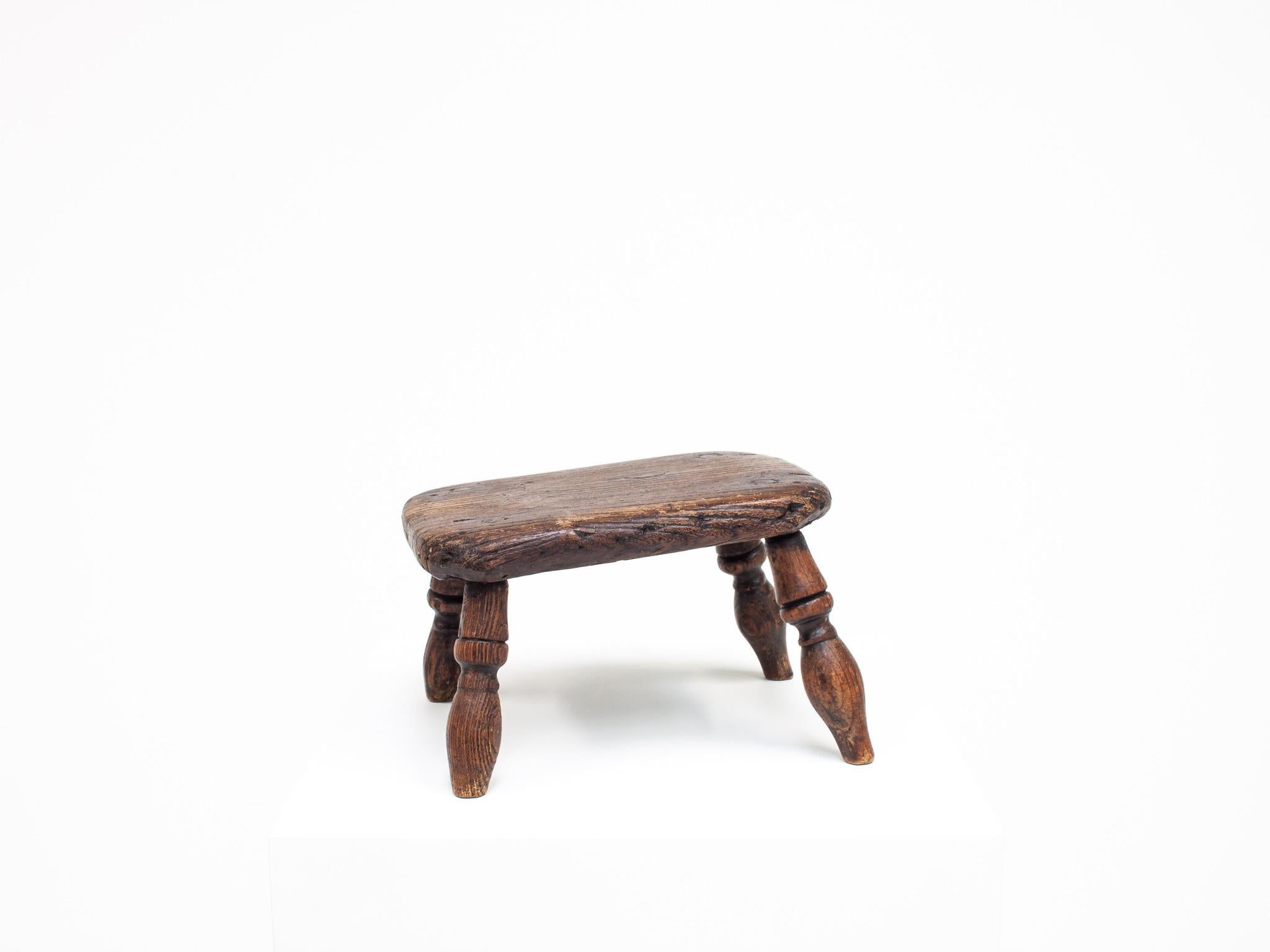 Inglese Rustico, primitivo, Wabi Sabi, antico, ingenuo Sgabello/Tavolo d'epoca, Inghilterra c1900s in vendita