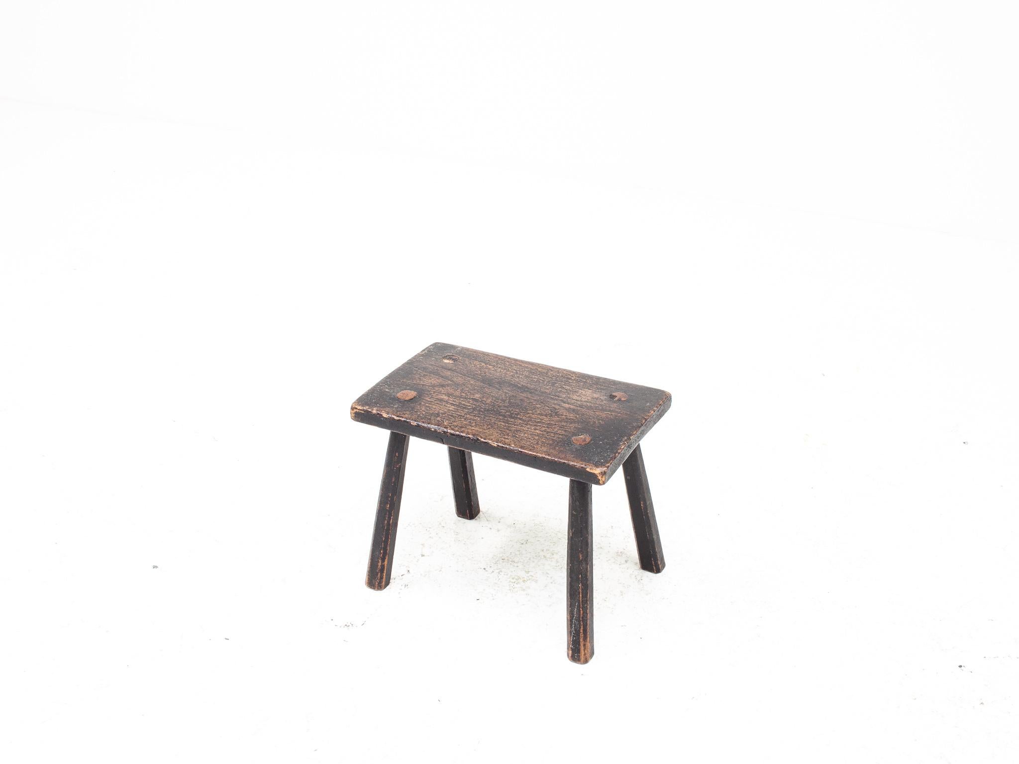 XIX secolo Rustico, primitivo, Wabi Sabi, antico, ingenuo Sgabello/Tavolo d'epoca, Inghilterra c1900s in vendita