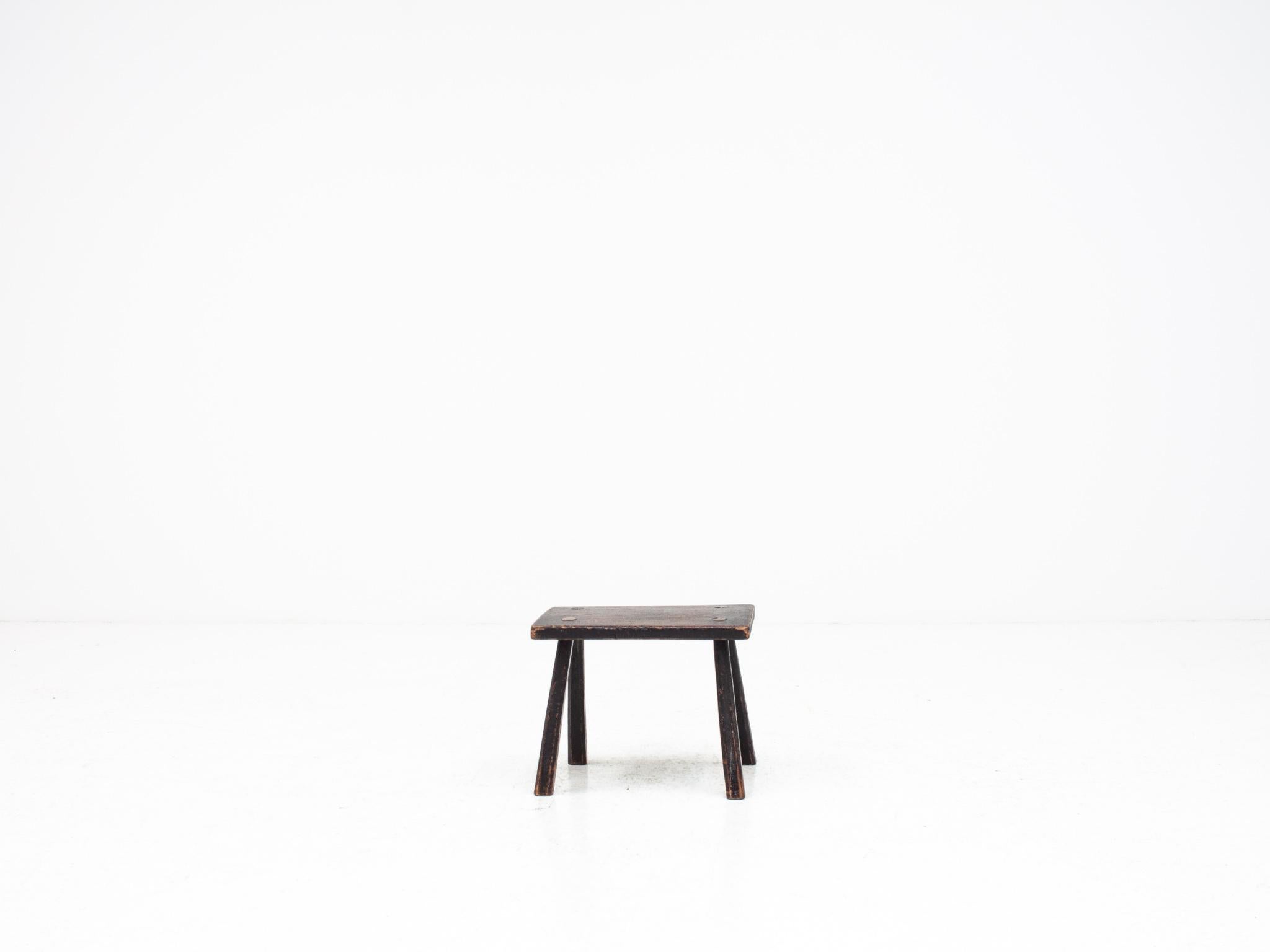 Legno Rustico, primitivo, Wabi Sabi, antico, ingenuo Sgabello/Tavolo d'epoca, Inghilterra c1900s in vendita