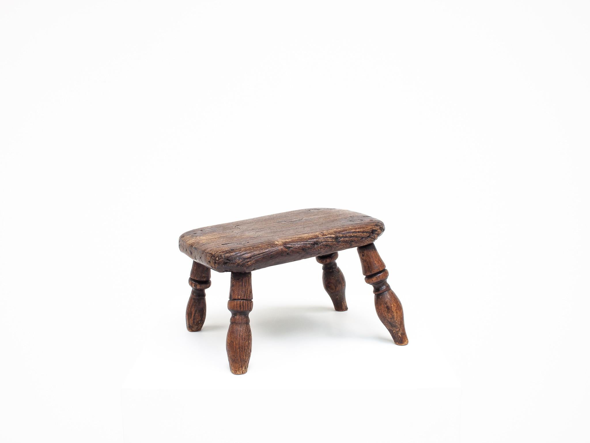Legno Rustico, primitivo, Wabi Sabi, antico, ingenuo Sgabello/Tavolo d'epoca, Inghilterra c1900s in vendita
