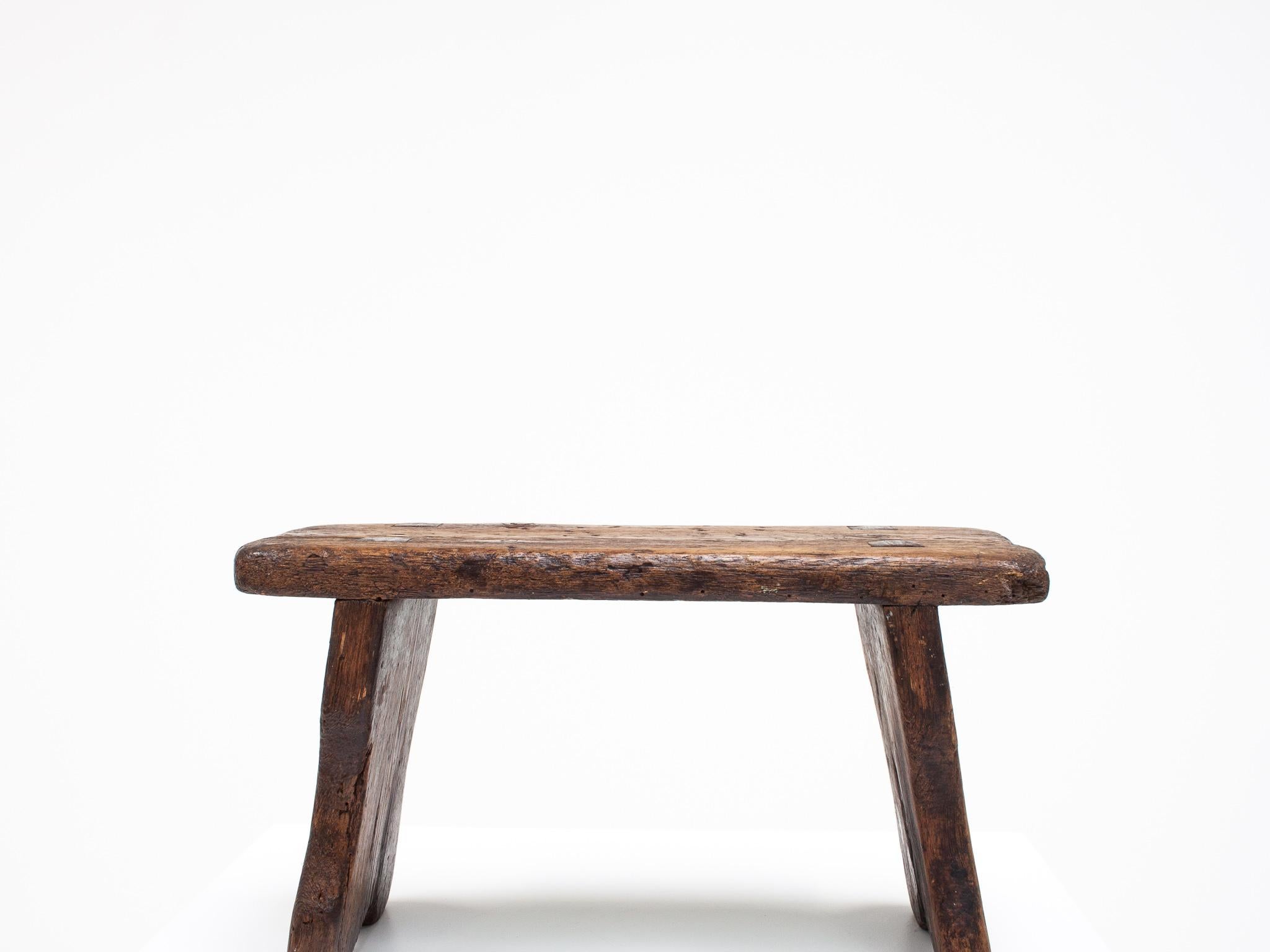 Rustikaler, primitiver, Wabi Sabi, antiker, naiver Vintage-Hocker/Tisch, England um 1900 im Angebot 2