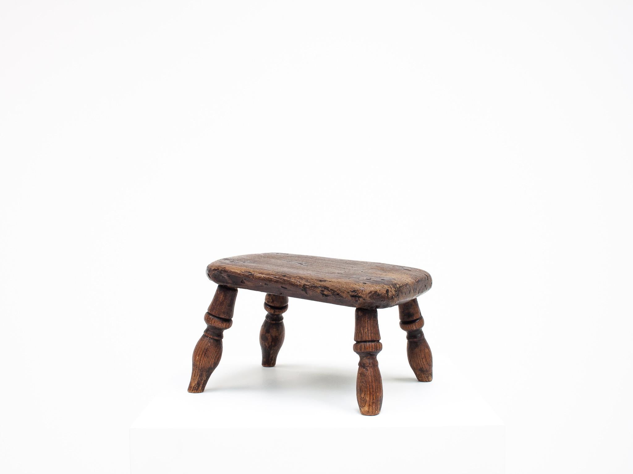 Rustico, primitivo, Wabi Sabi, antico, ingenuo Sgabello/Tavolo d'epoca, Inghilterra c1900s in vendita 3