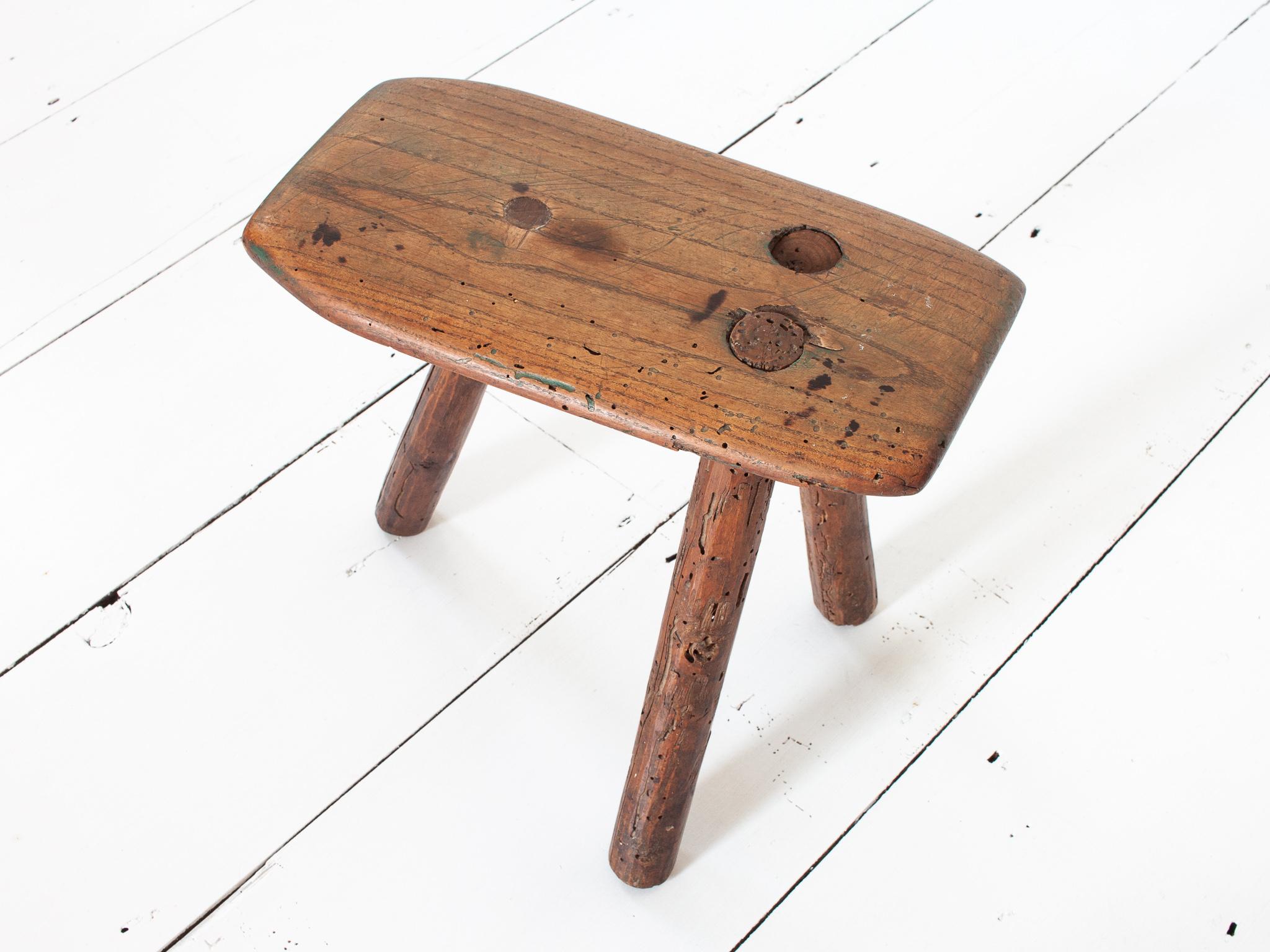 Tabouret/table rustique, primitif, WabiSabi, ancien et naïf, Angleterre, c19e siècle en vente 3