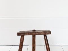 Rustikaler, primitiver, WabiSabi-Hocker/Tisch, WabiSabi, antik, naiv, England, ca. 19. Jahrhundert