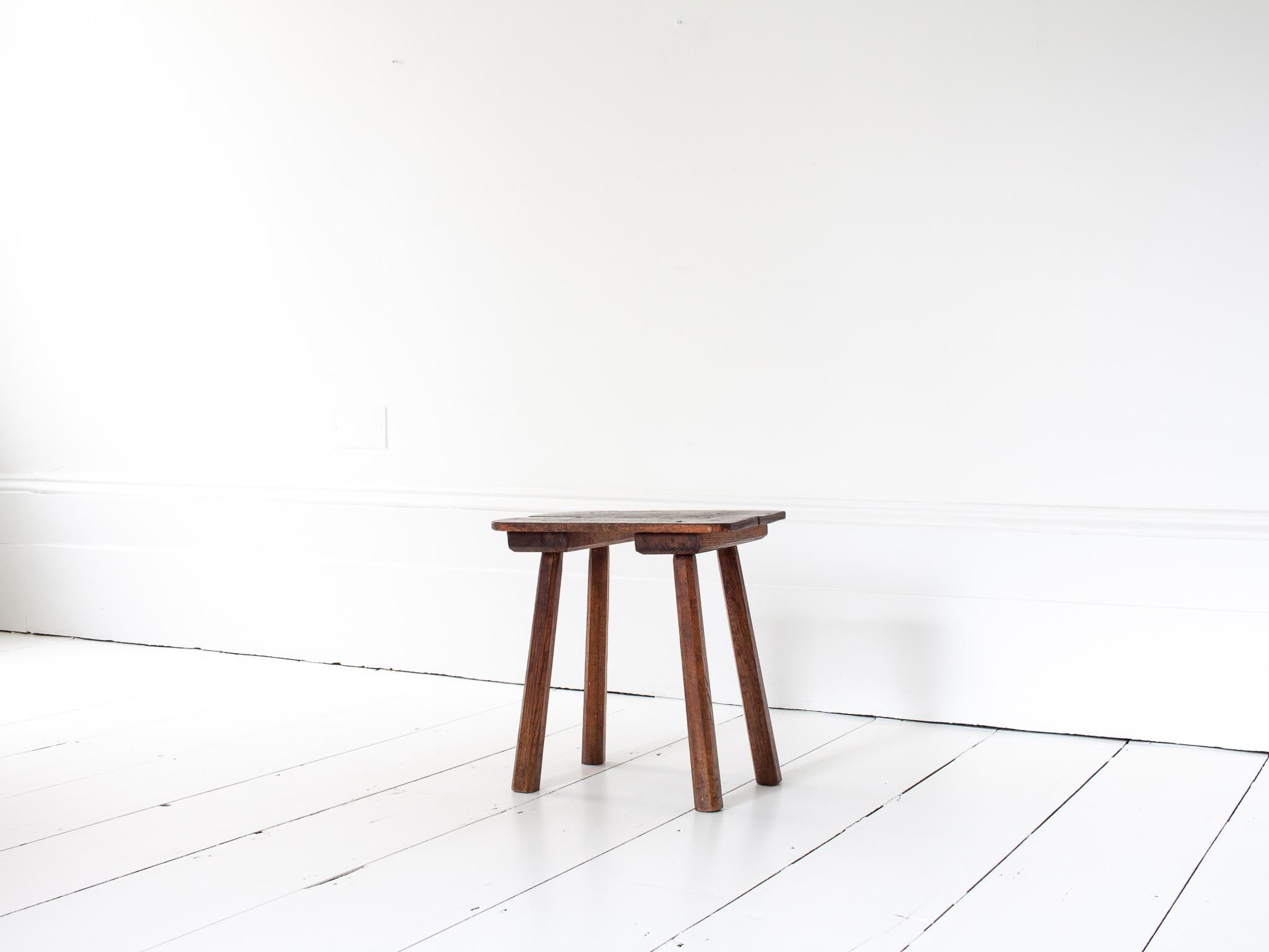 XIXe siècle Tabouret/table rustique, primitif, WabiSabi, ancien et naïf, Angleterre, c19e siècle en vente