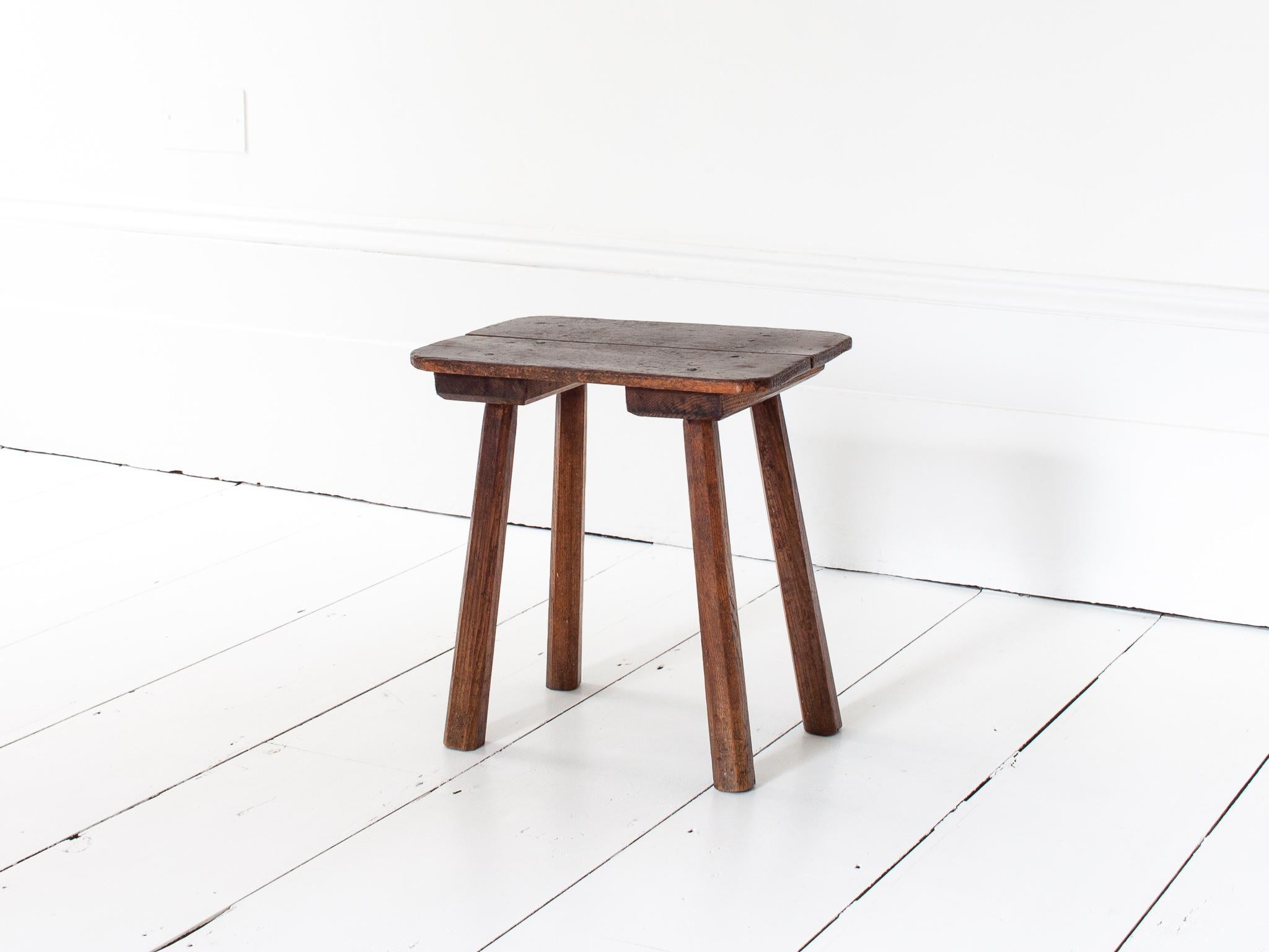 Bois Tabouret/table rustique, primitif, WabiSabi, ancien et naïf, Angleterre, c19e siècle en vente